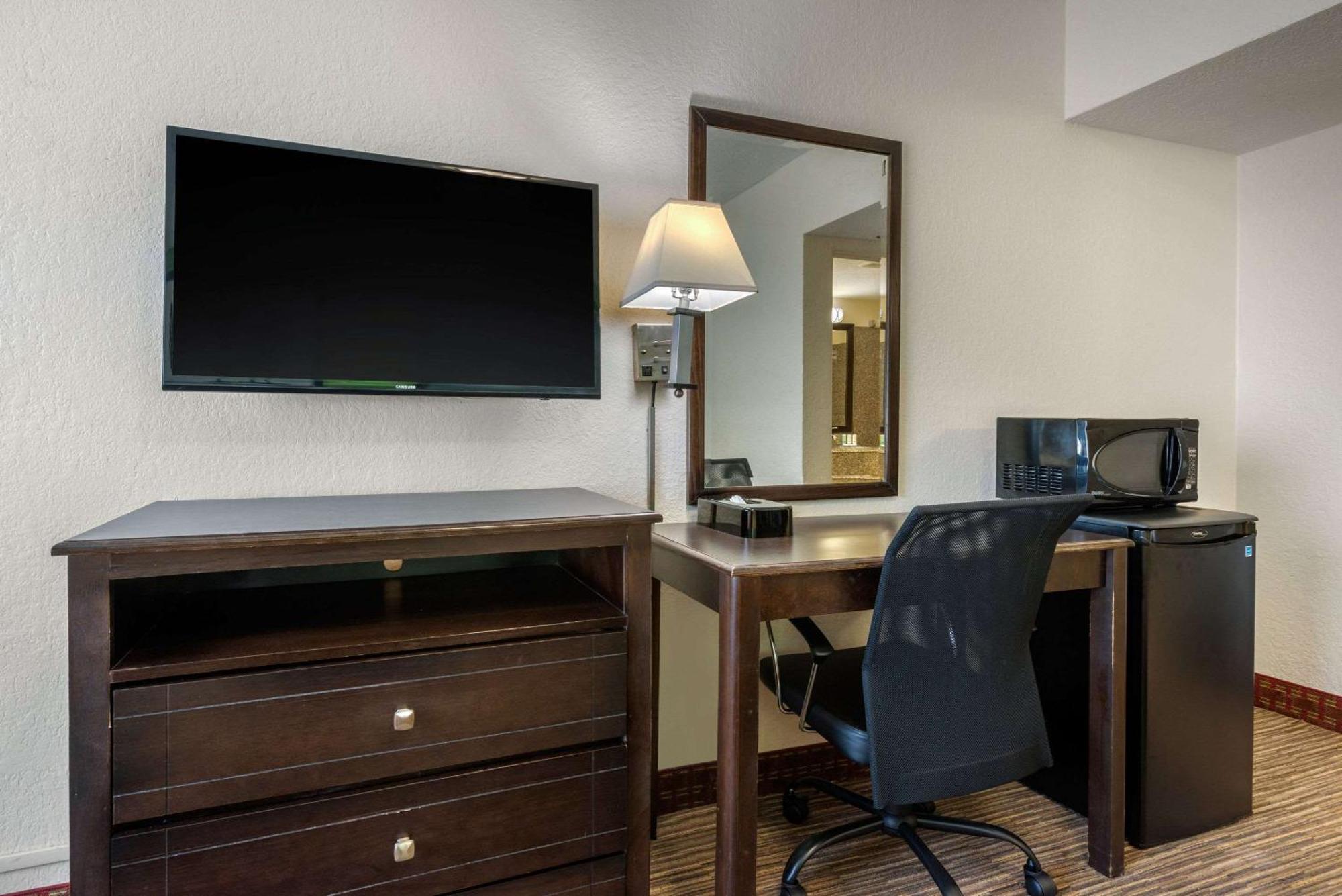 Double Room Two Double Beds Accessible or Non-Smoking