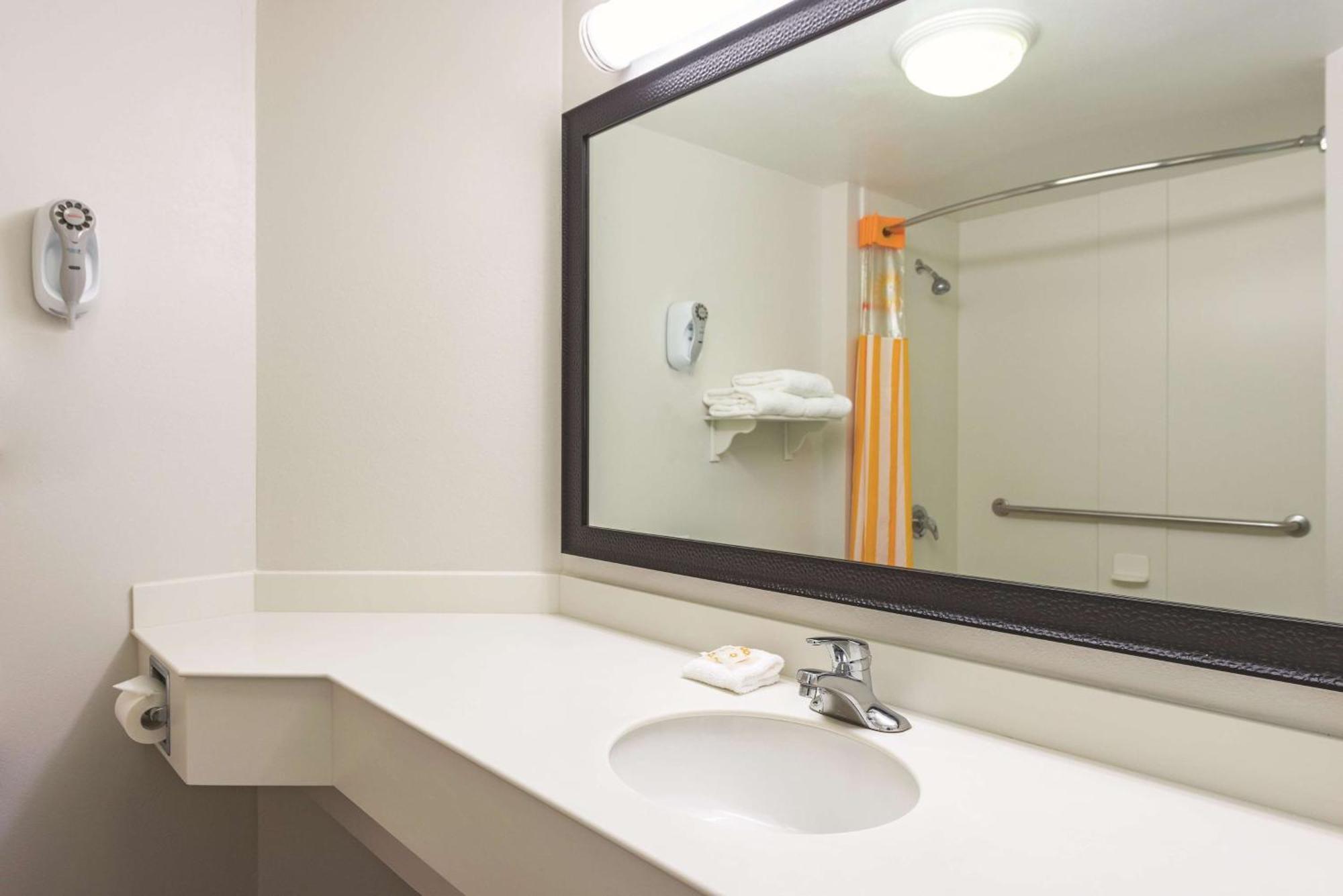 Two-Bedroom Suite One King One Double Bed Non-Smoking