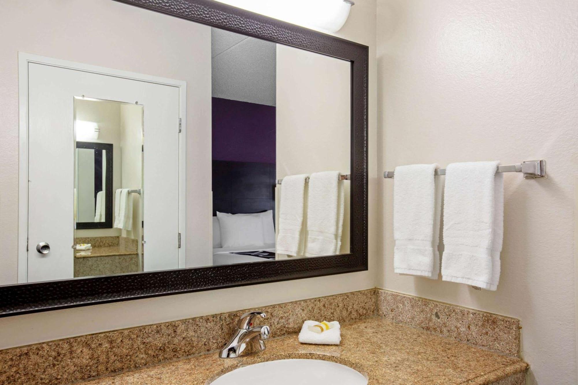 Two-Bedroom Suite One King One Double Bed Non-Smoking