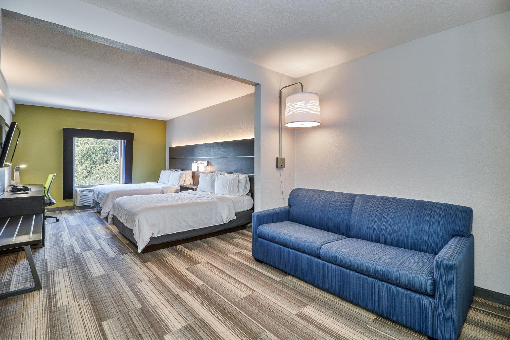 Standard Queen Room with Sofa Bed