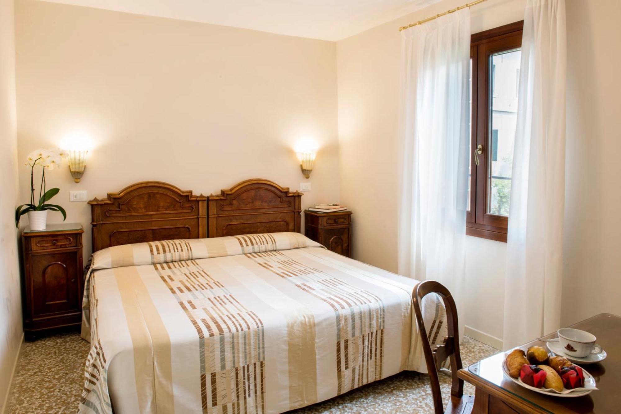 Superior Double or Twin Room,254725793:JPEG