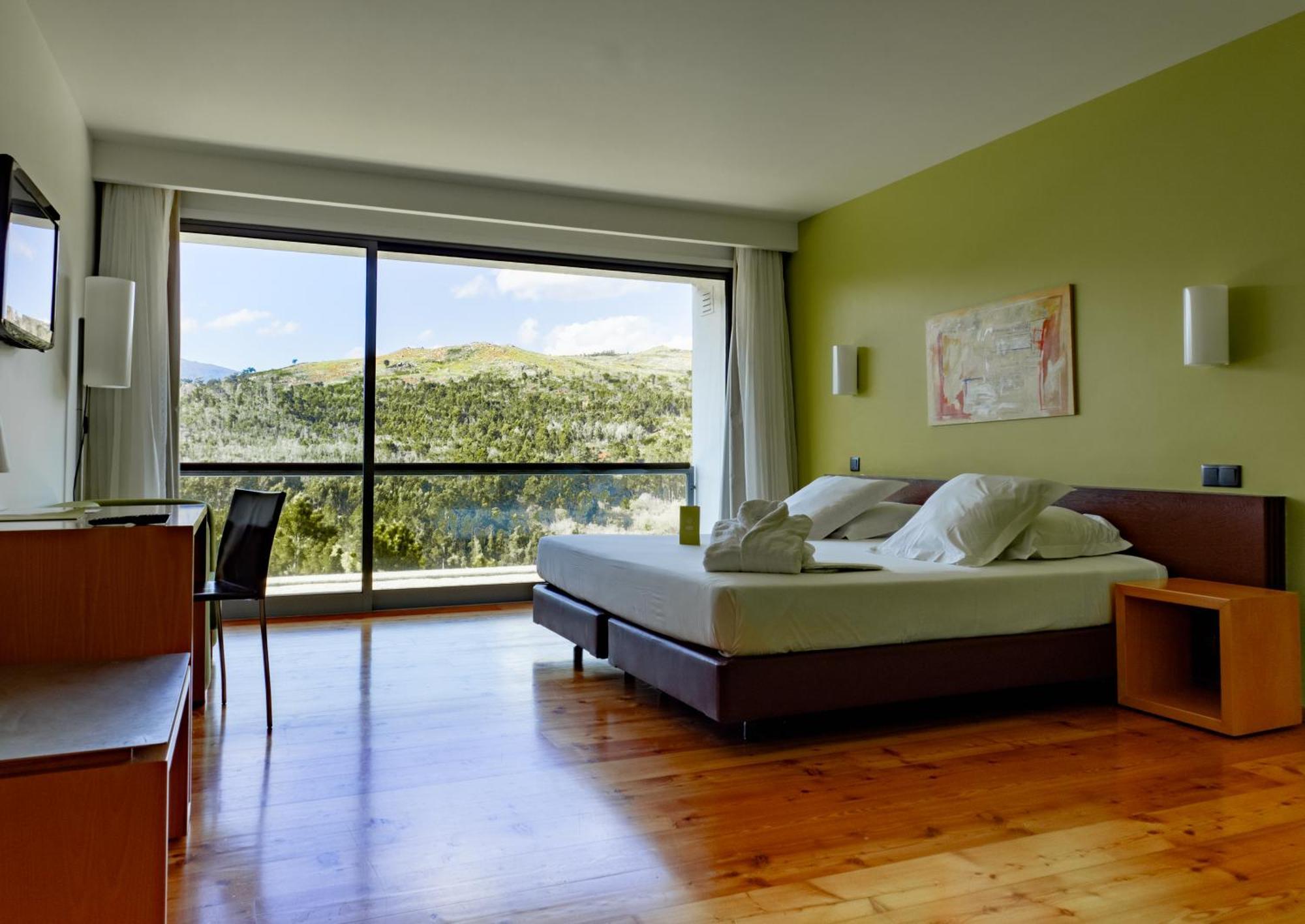 Double Room with Mountain View,1682929294:JPEG