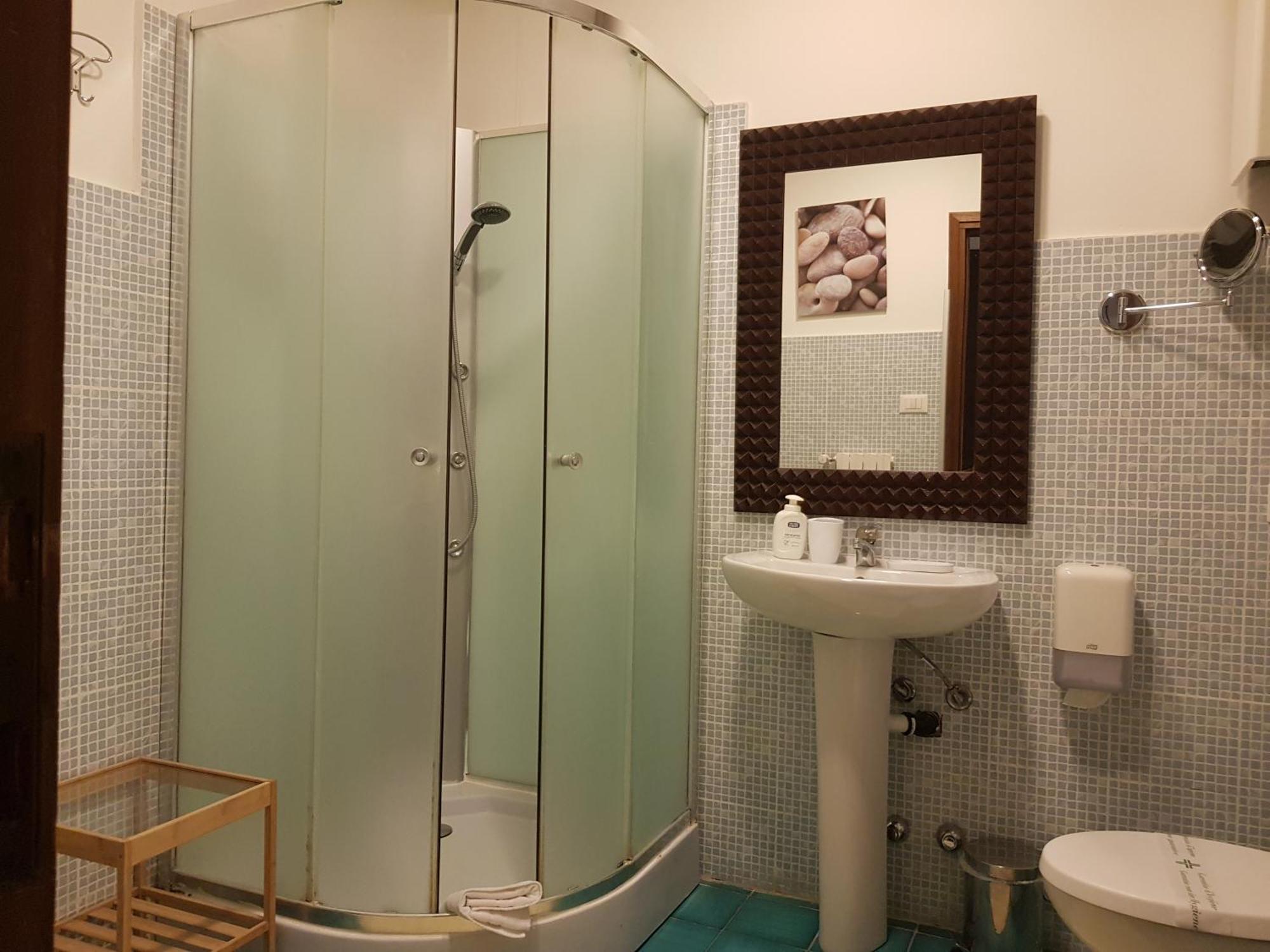 Double or Twin Room Private Bathroom