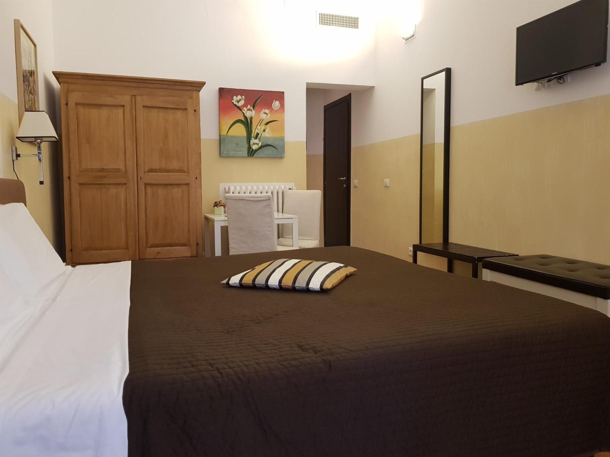 Double or Twin Room Private Bathroom