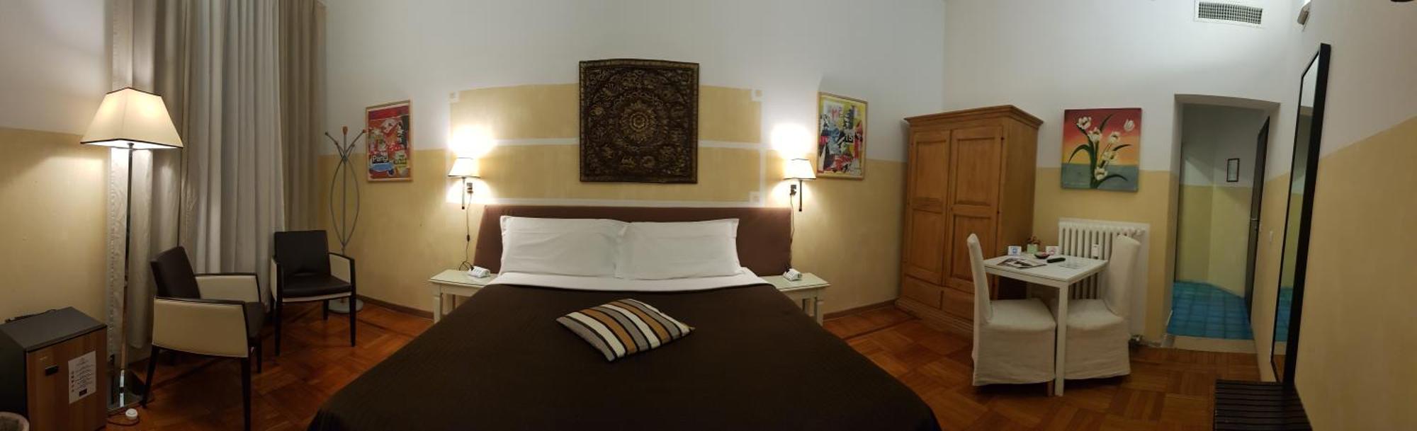 Double or Twin Room Private Bathroom