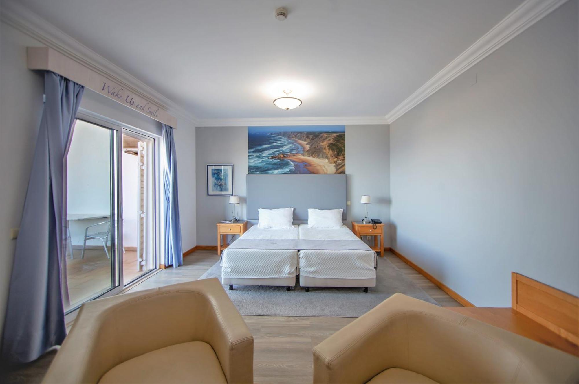 Double or Twin Room with Side Sea View,1279533640:JPEG