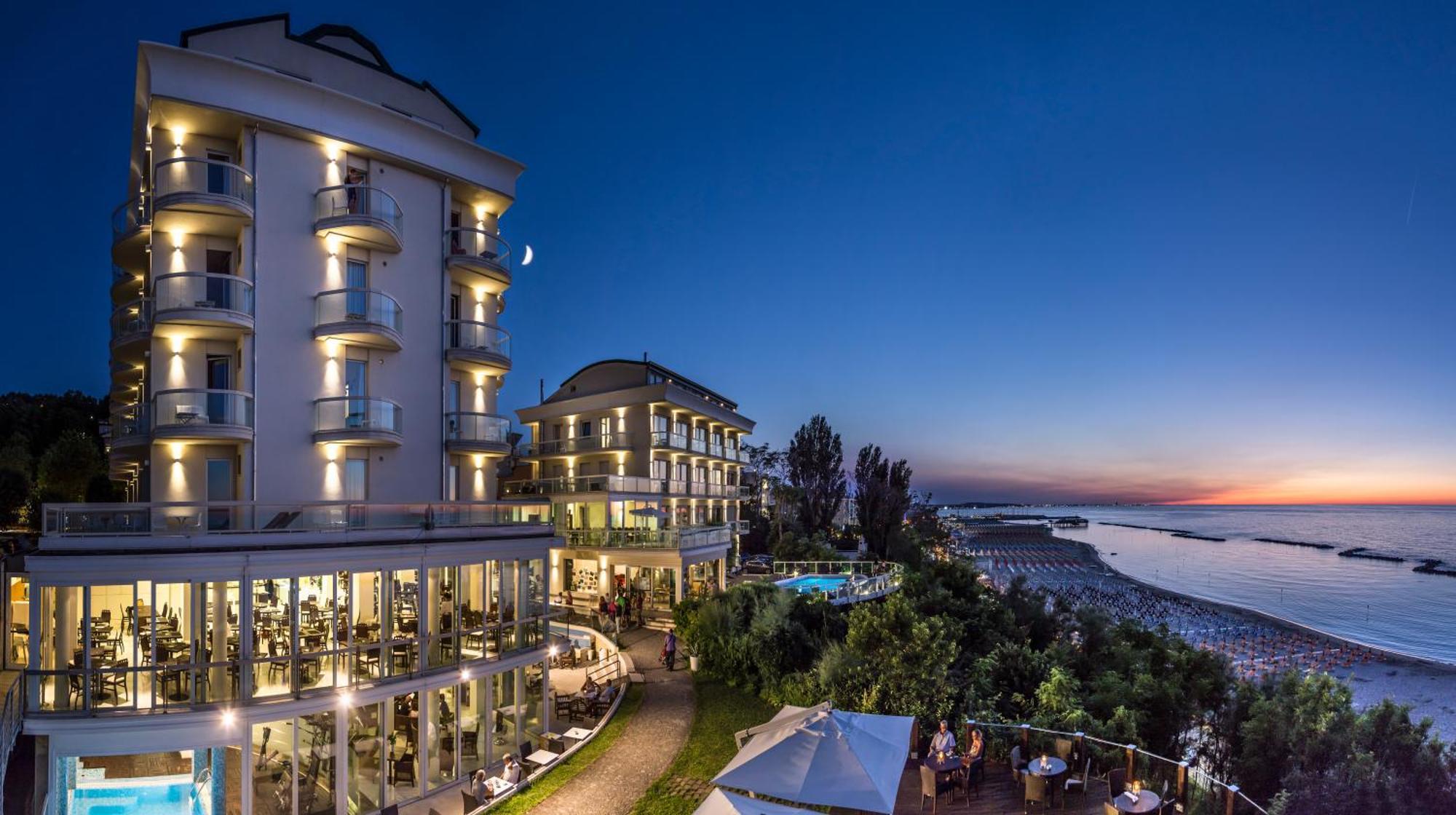 Double or Twin Room Partial Sea View