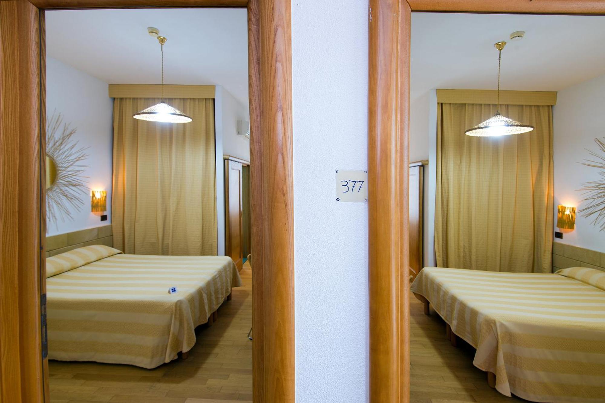 Economy Double Room,1279573465:JPEG