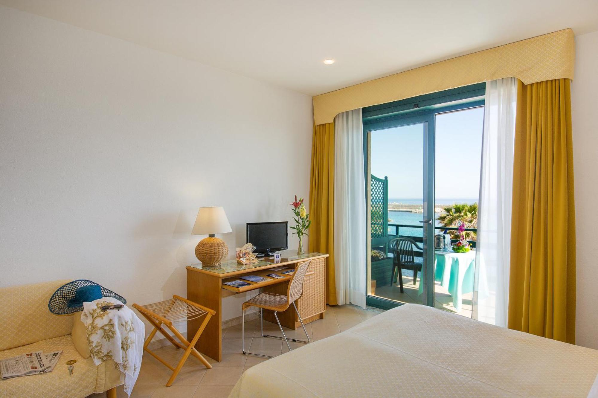 Standard Triple Room,257518429:JPEG