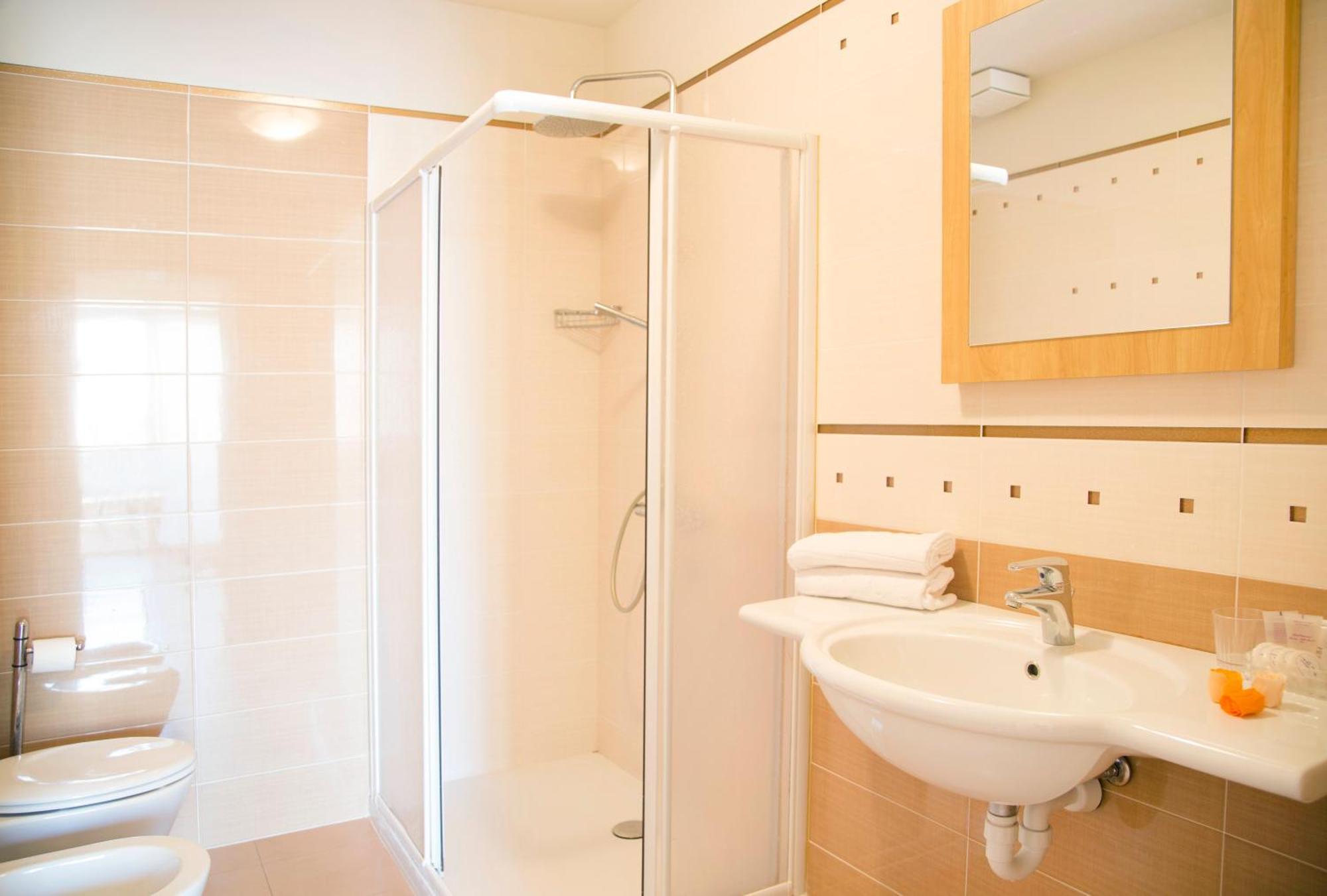 One-Bedroom Apartment Annex,1279631791:JPEG
