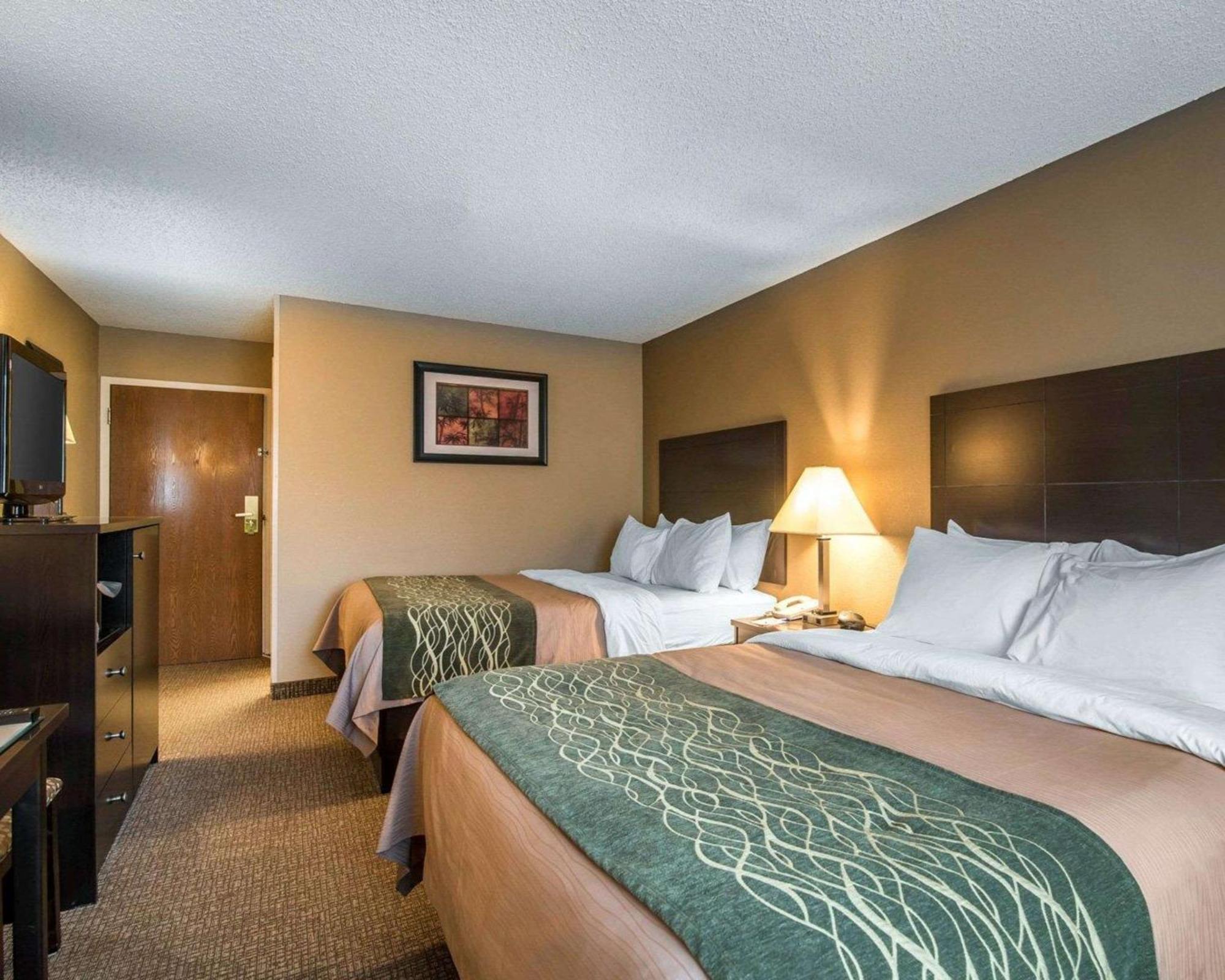 Queen Room with Two Queen Beds - Non-Smoking