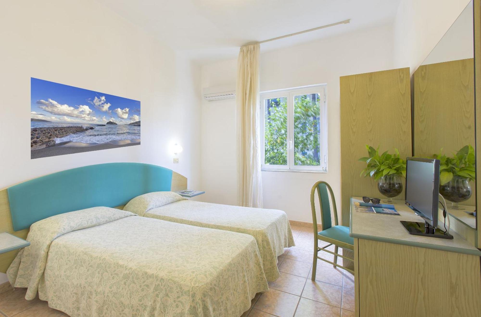 Double or Twin Room Garden View