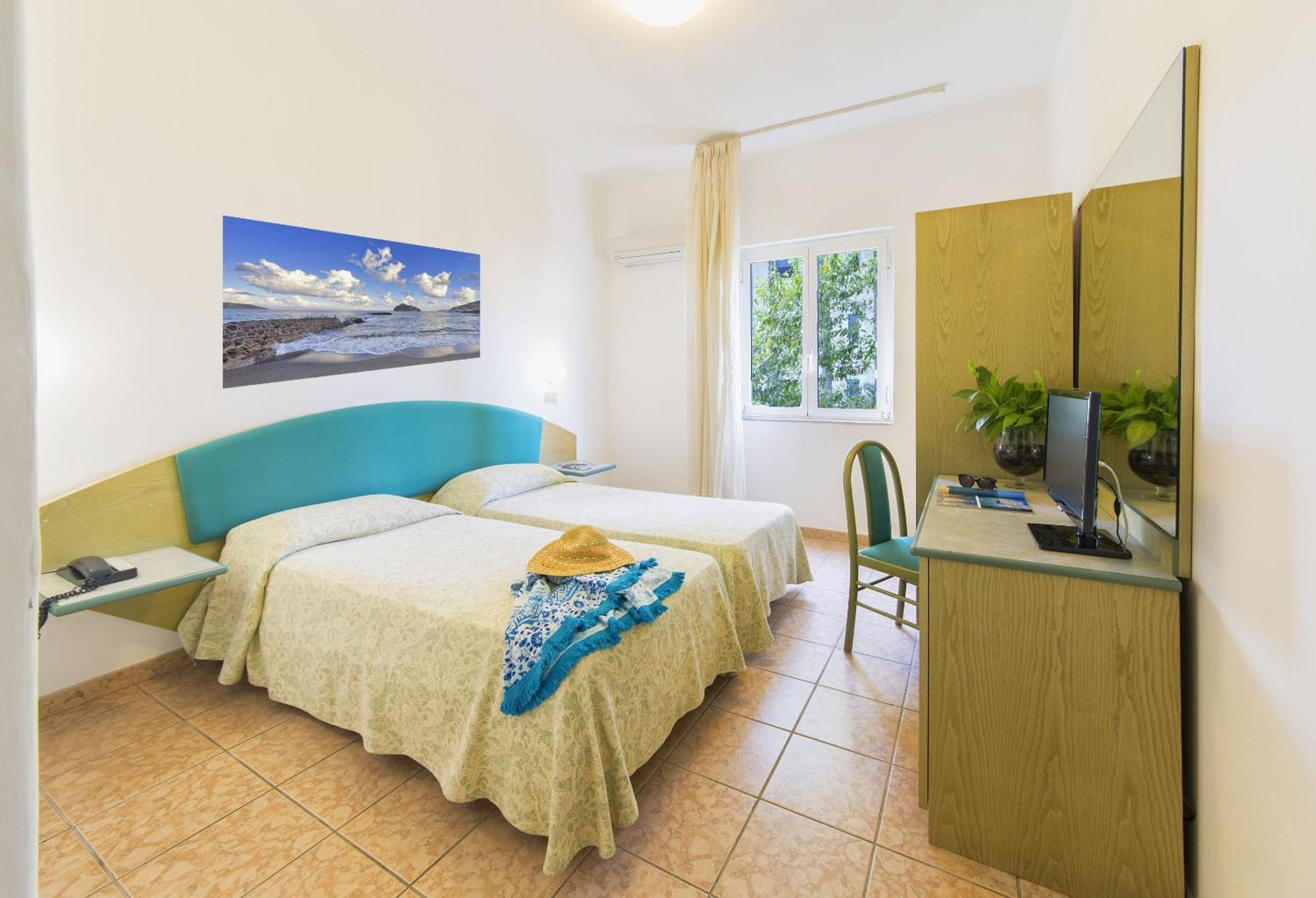 Double or Twin Room Garden View,1279718173:JPEG