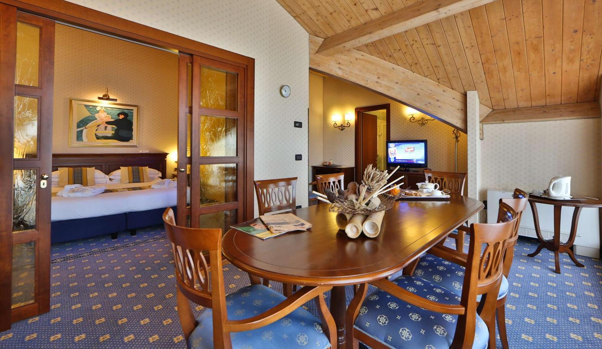 Imperial King Suite,1709917787:JPEG