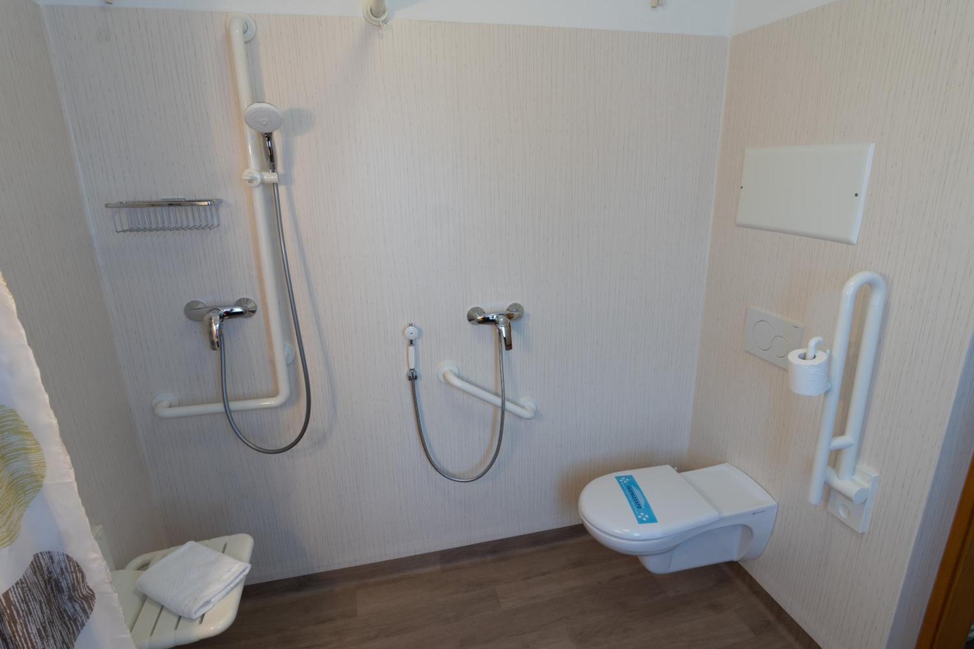 Superior Quadruple Room,1540450141:JPEG