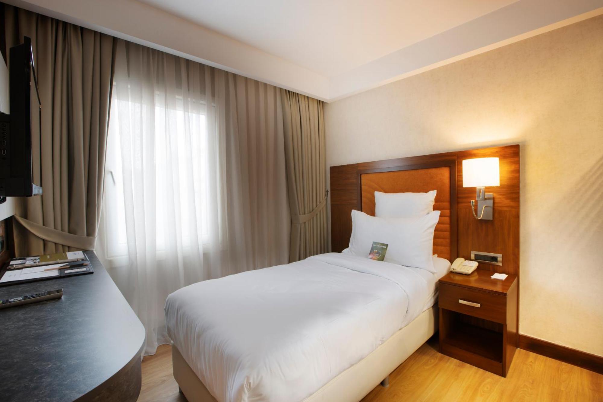 Classic Single Room,1717031277:JPEG