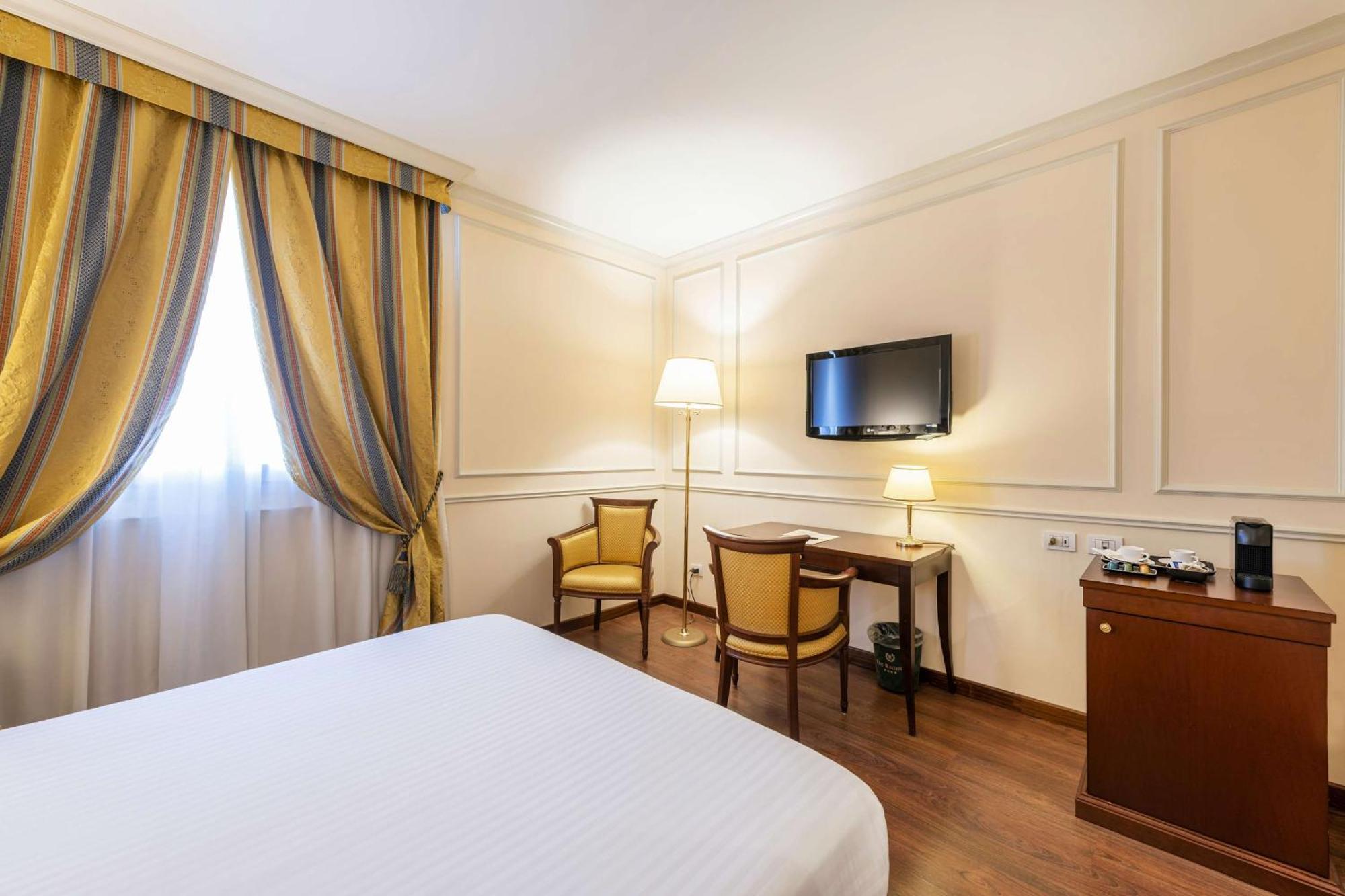 Superior Queen Room
