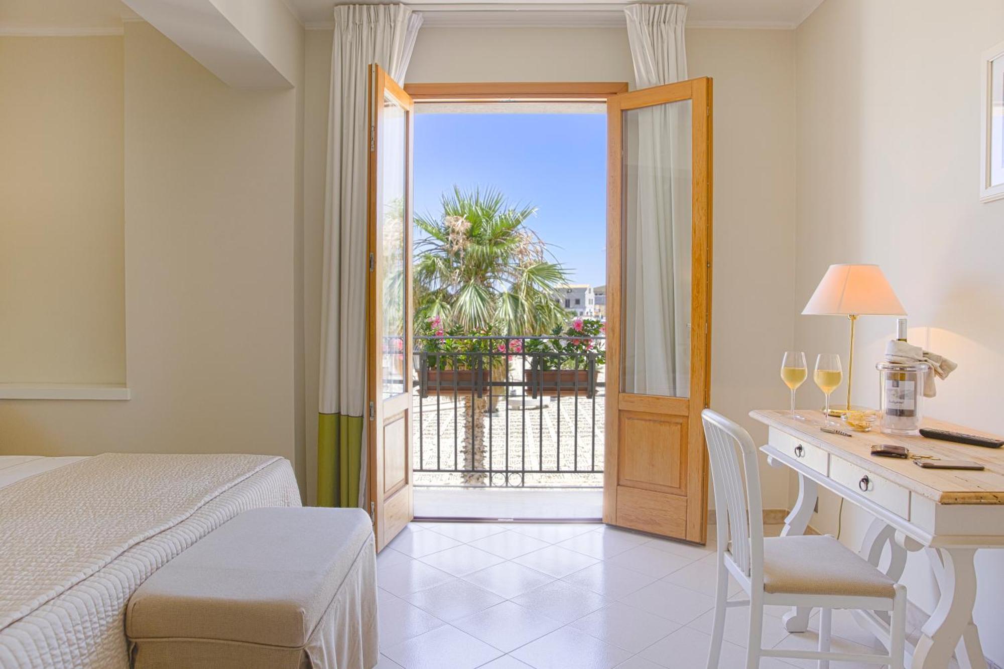 Superior Double Room Balcony Sea View