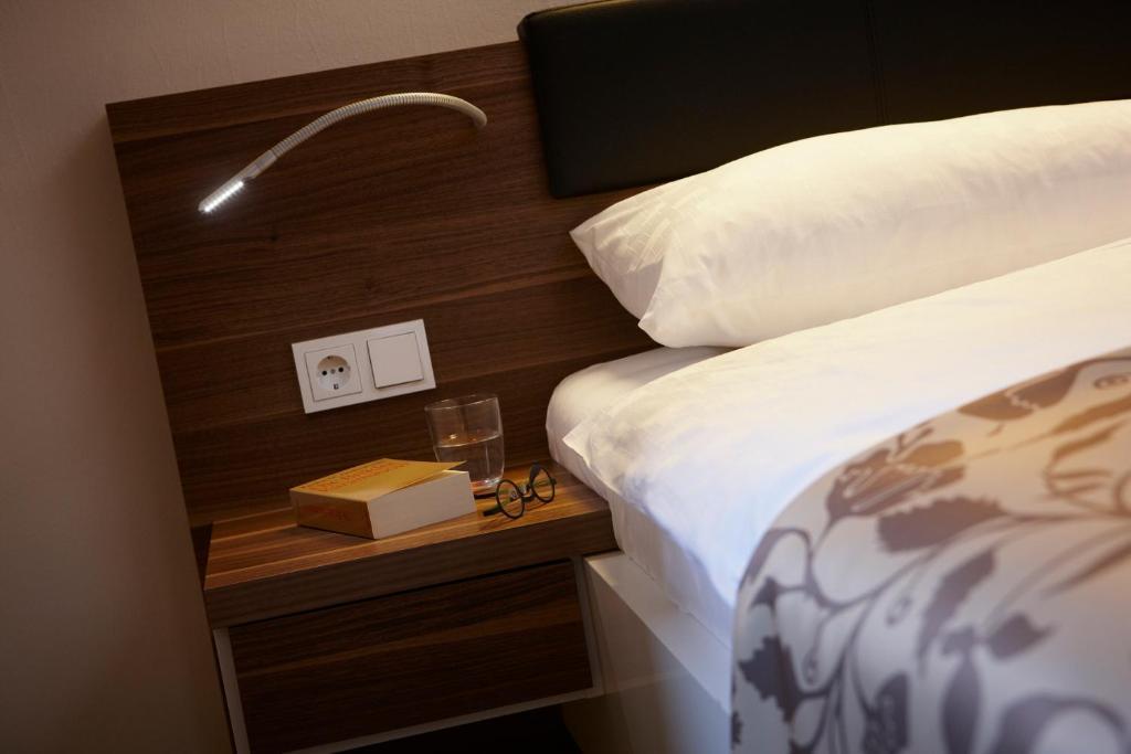 Single Room,12878013:JPEG