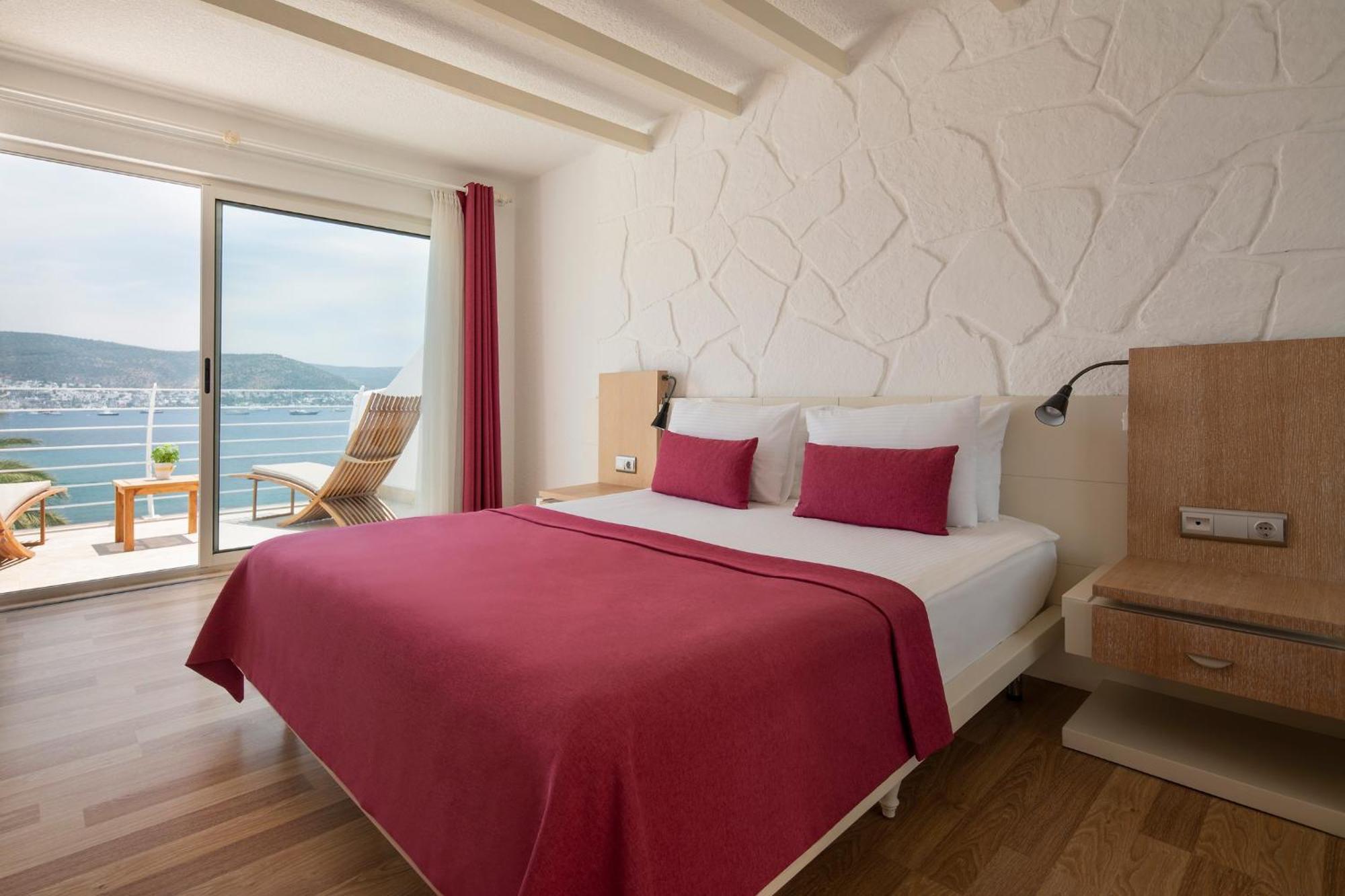 Standard Double or Twin Room Sea View