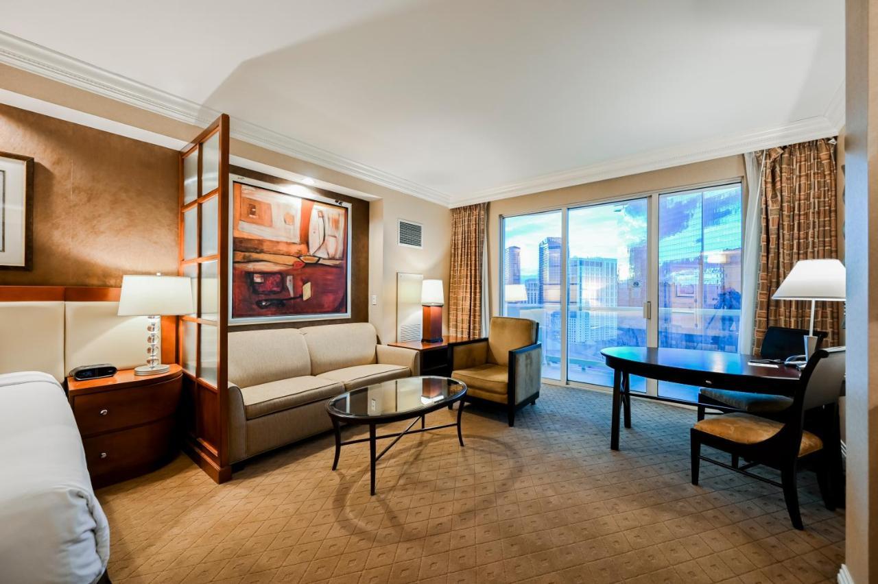 PH Floor Two-Bedroom Strip View & Balcony