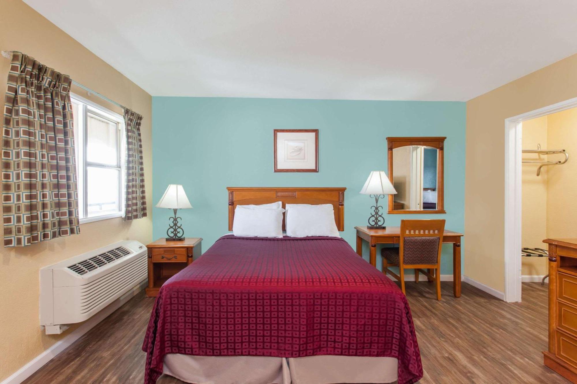 One-Bedroom Suite Two Queen Beds Non-Smoking