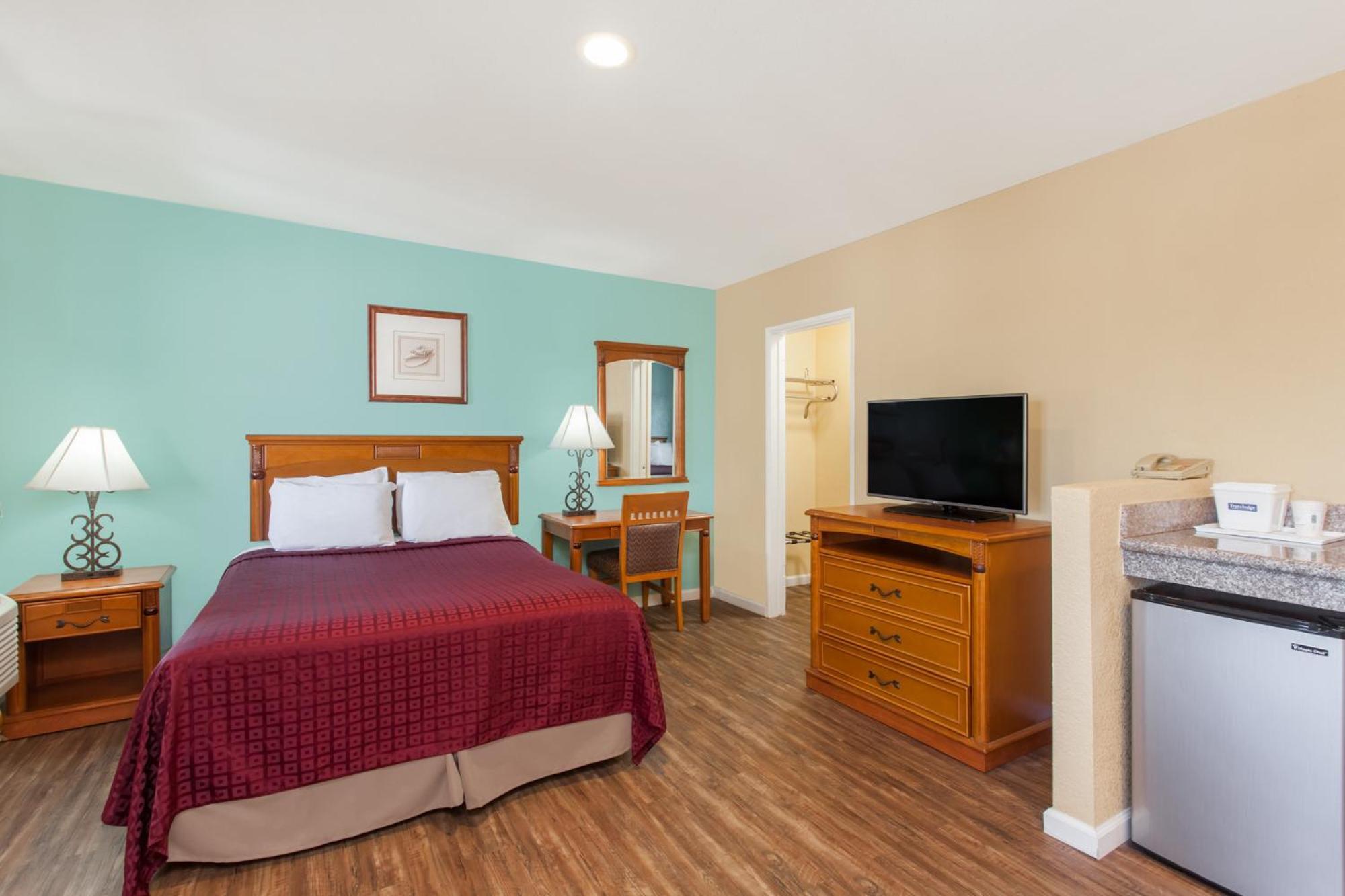 One-Bedroom Suite Two Queen Beds Non-Smoking
