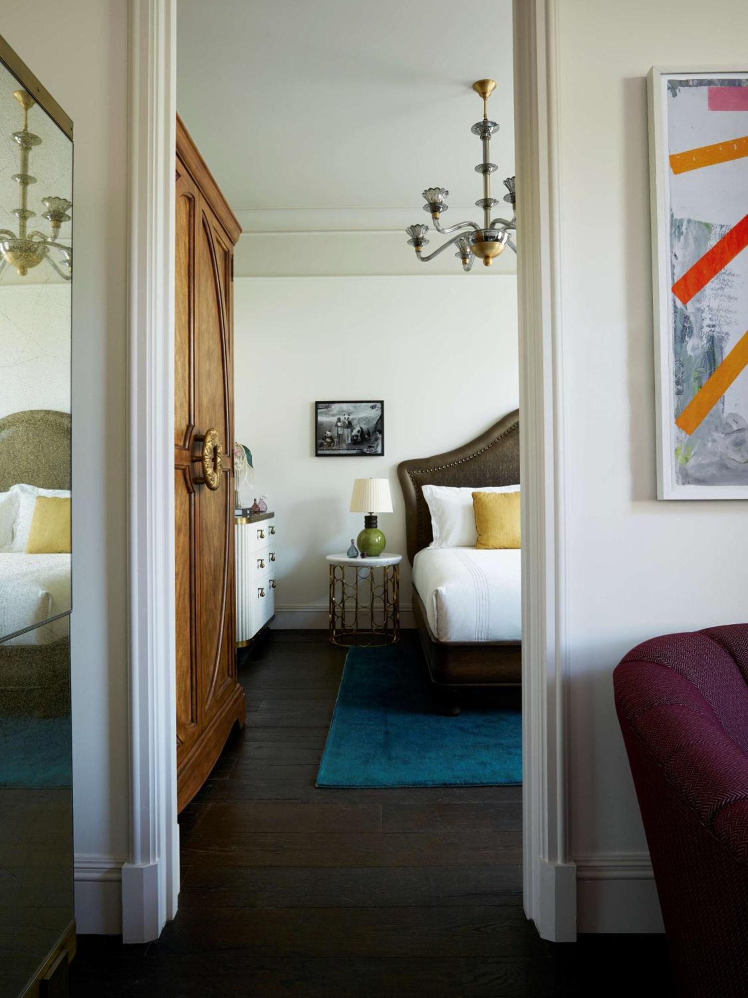 One-Bedroom Corner Suite,1448369266:JPEG