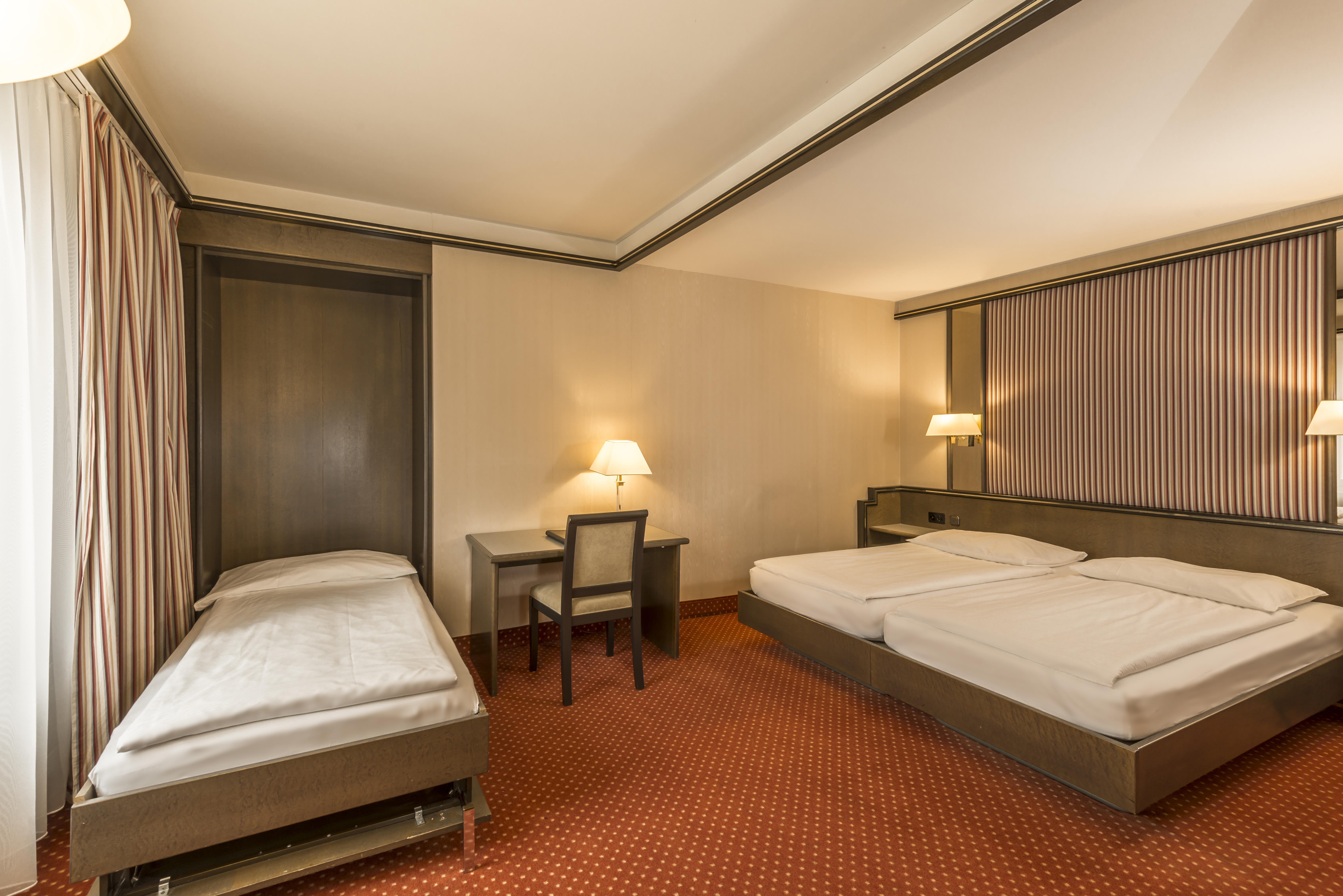 Triple Room,1280226979:JPEG