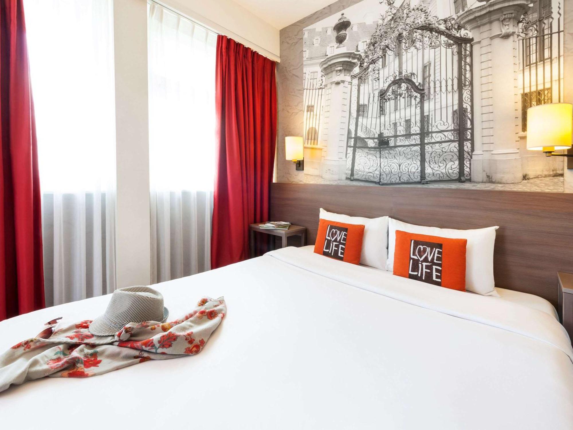 Superior One-Bedroom Apartment Balcony