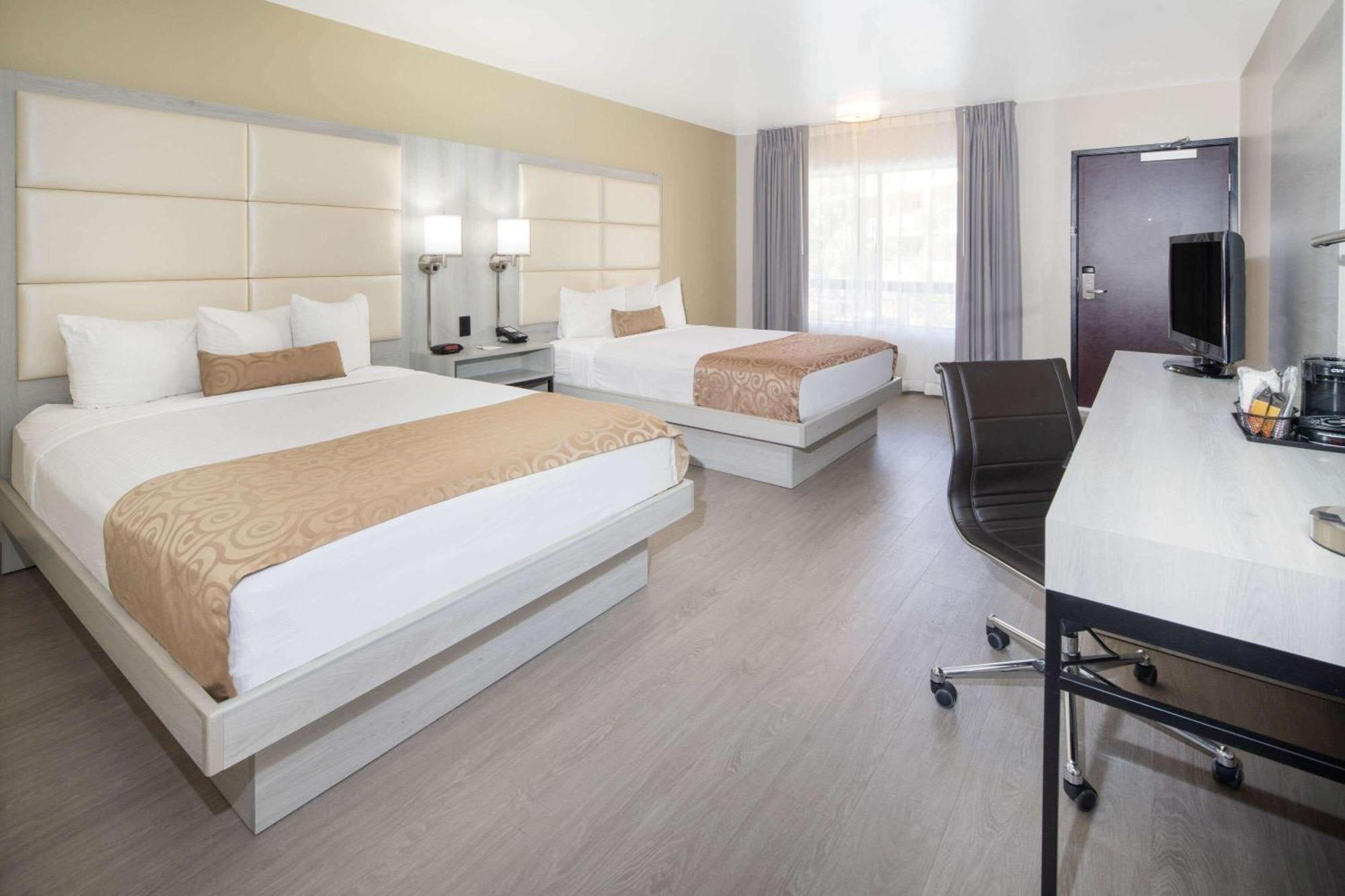 Queen Room Two Queen Beds Mobility or Hearing Impaired Access Non-Smoking,1219670575:JPEG