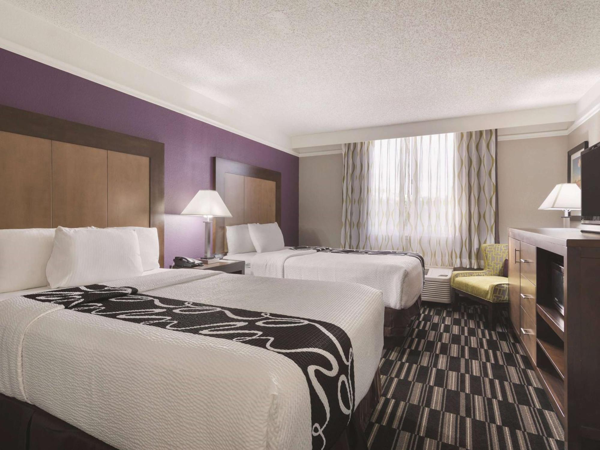 Double Room Two Double Beds Bath Tub Mobility Accessible or Non-Smoking,1280300758:JPEG