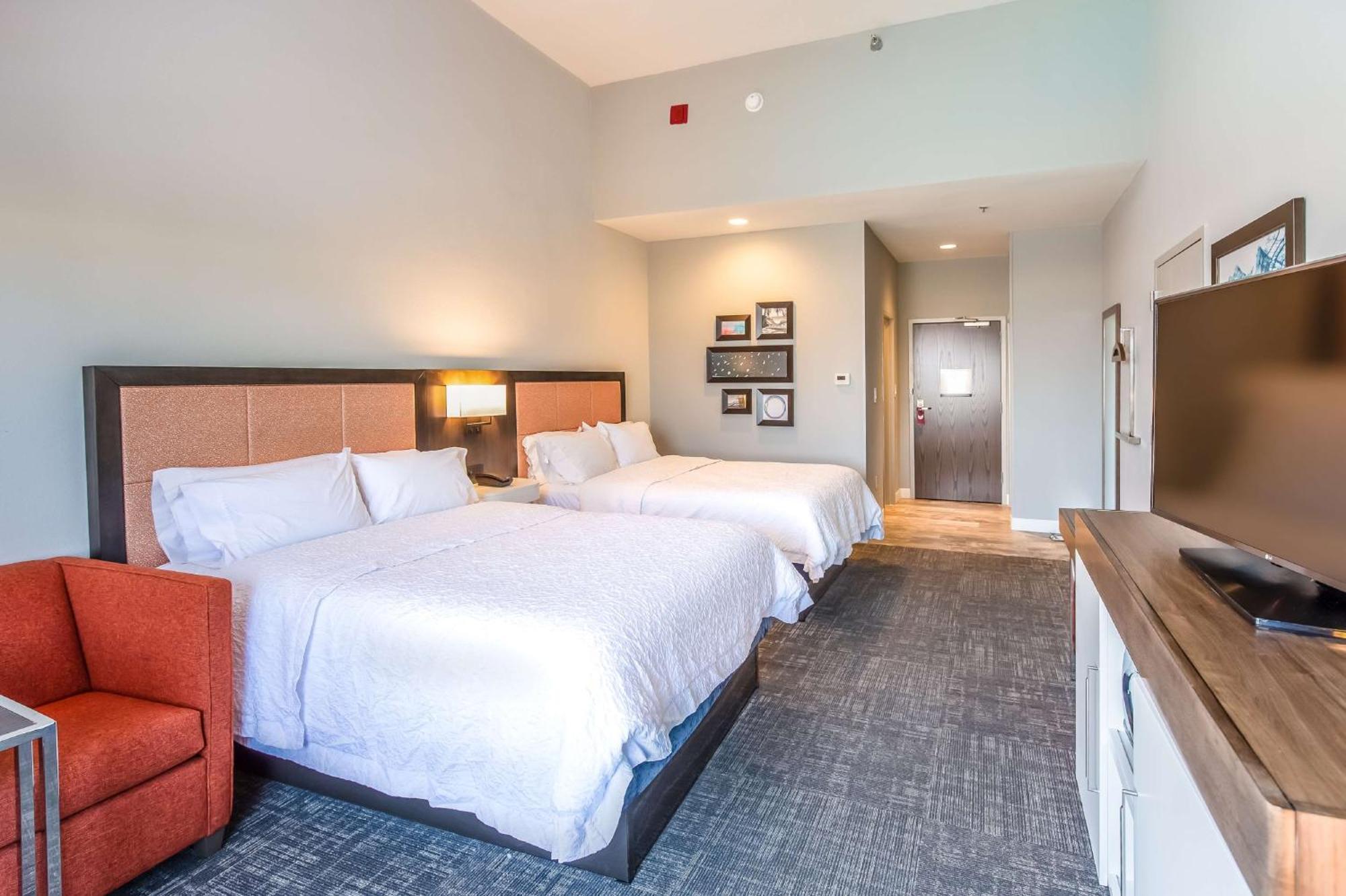 Queen Room Two Queen Beds Pool View Non-Smoking