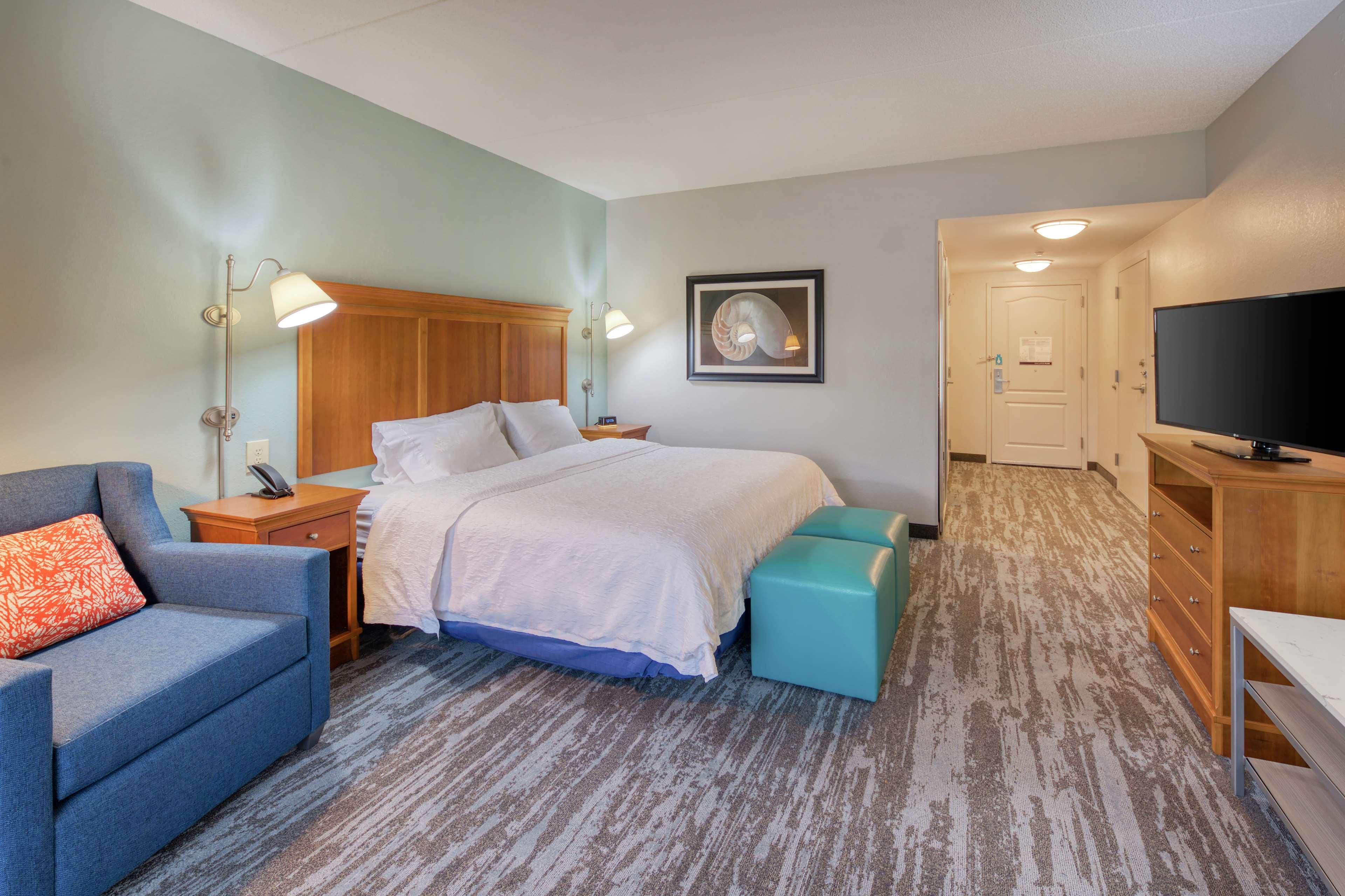 King Room Roll Shower Mobility Hearing Access or Non-Smoking