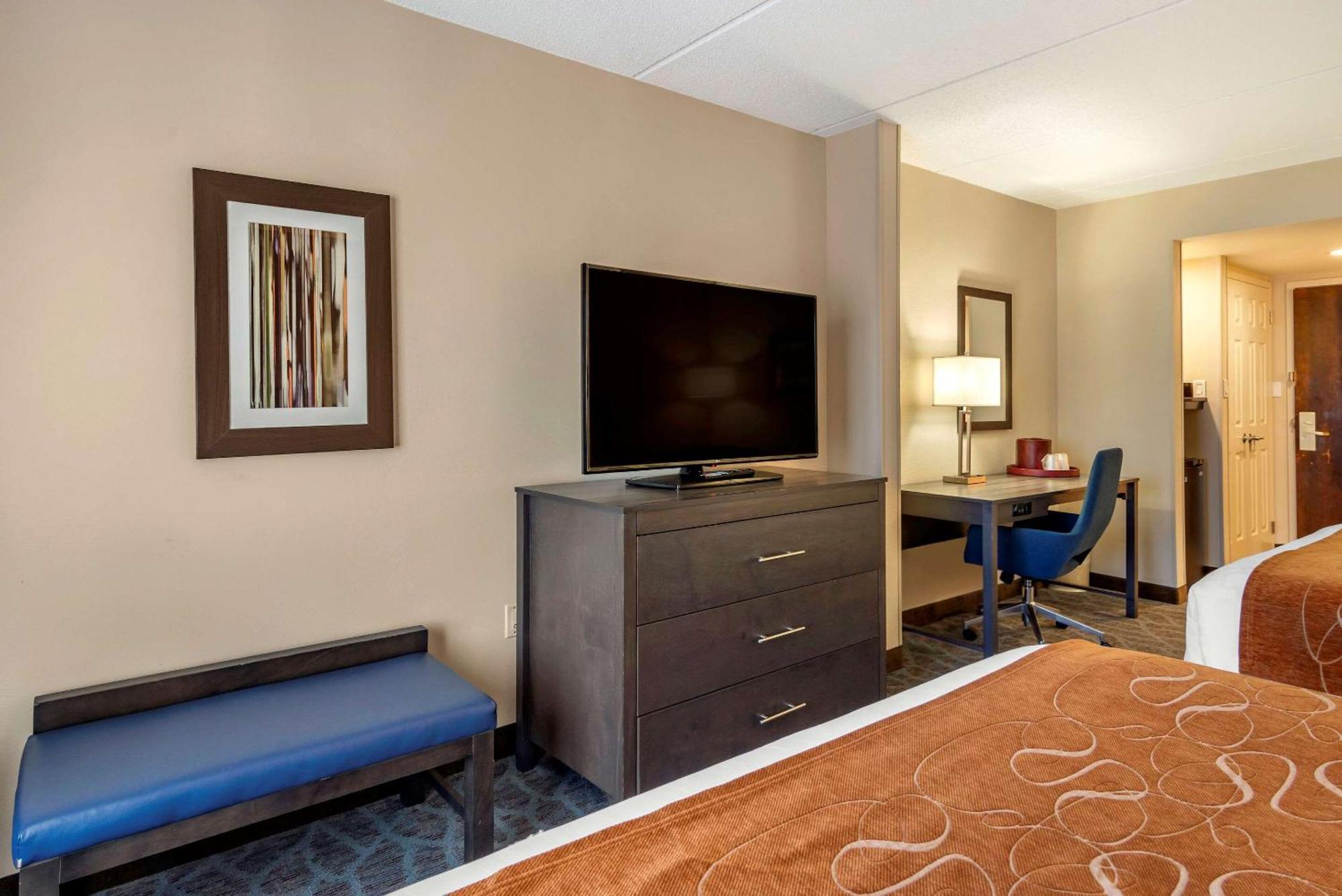 Queen Room Two Queen Beds Accessible or Non Smoking
