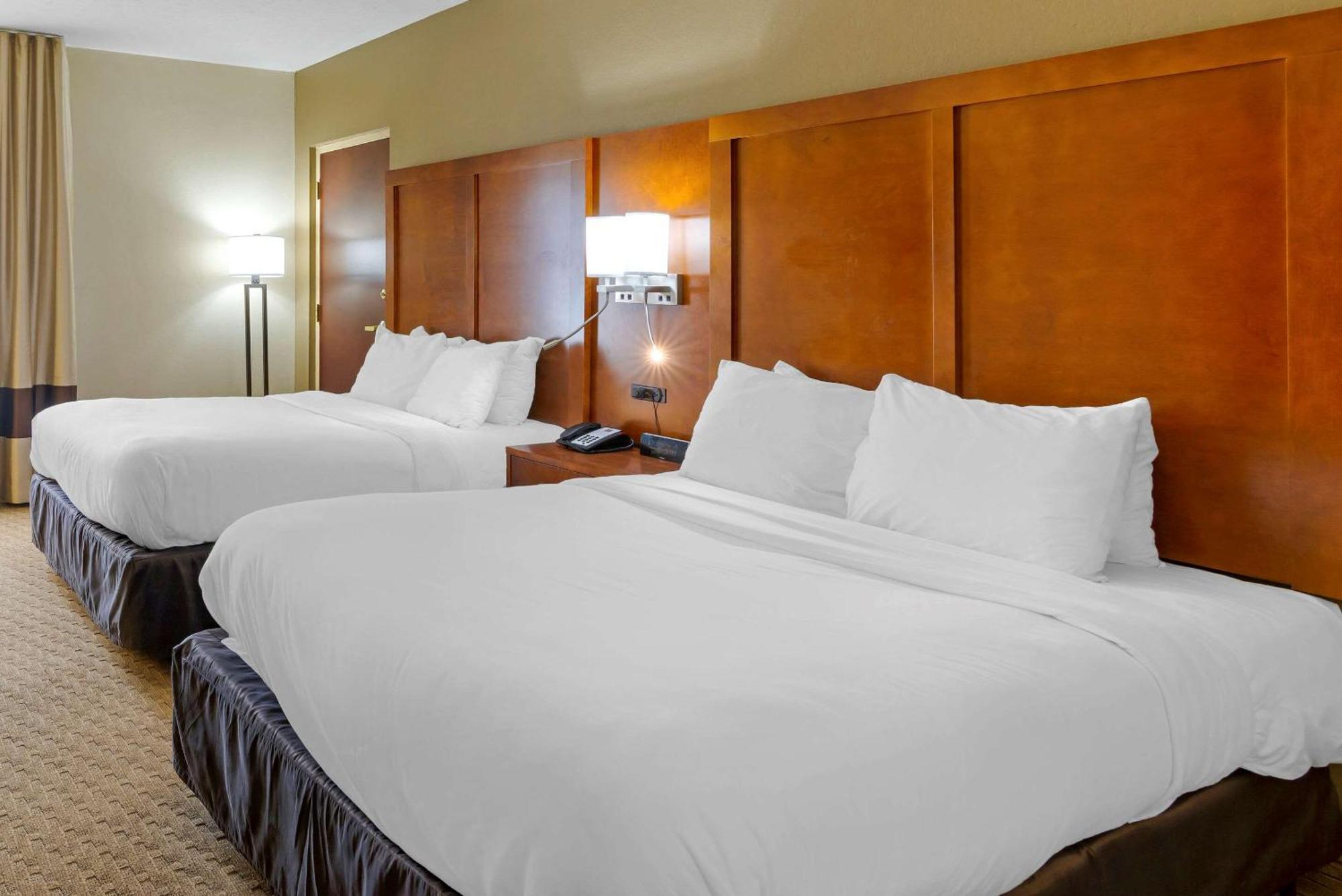 Queen Room Two Queen Beds Non-Smoking