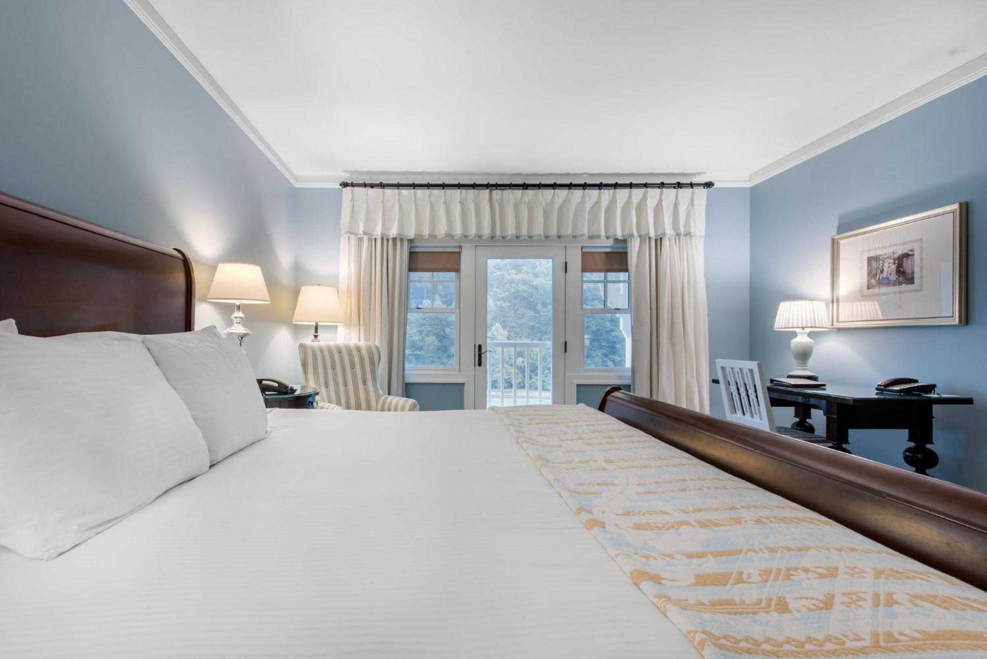 Resort View Room 1 King Bed