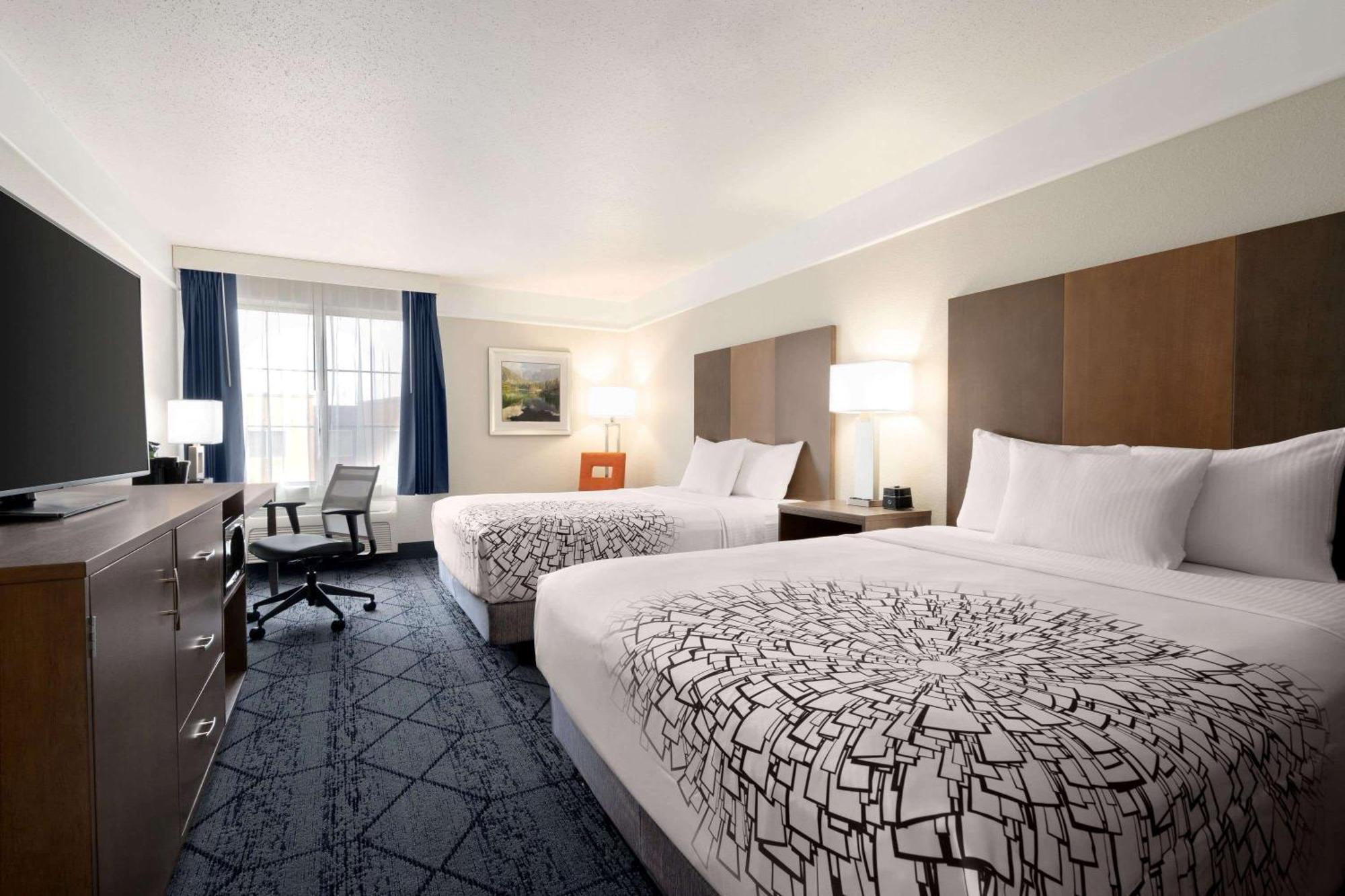 Deluxe Queen Room Two Queen Beds