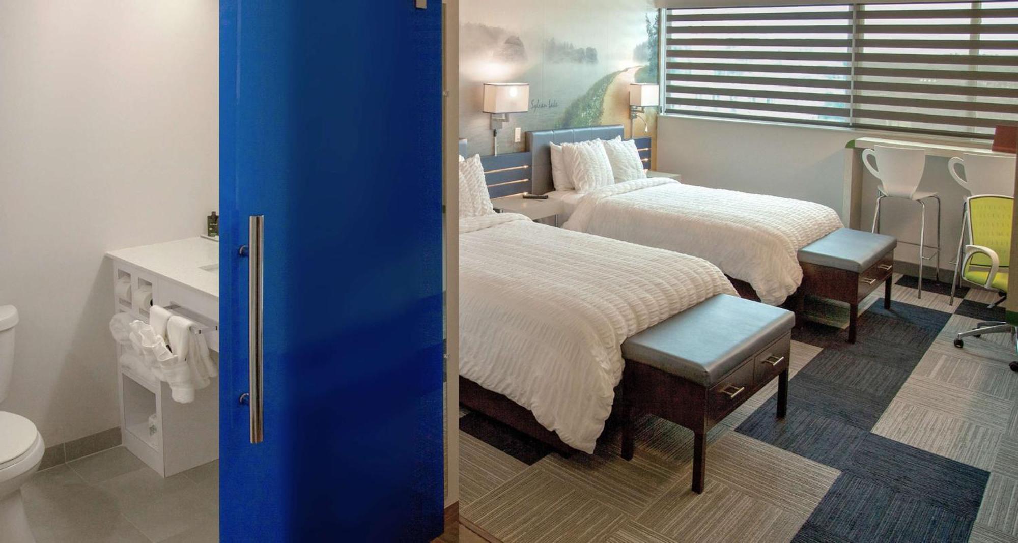 Queen Room Two Queen Beds City View