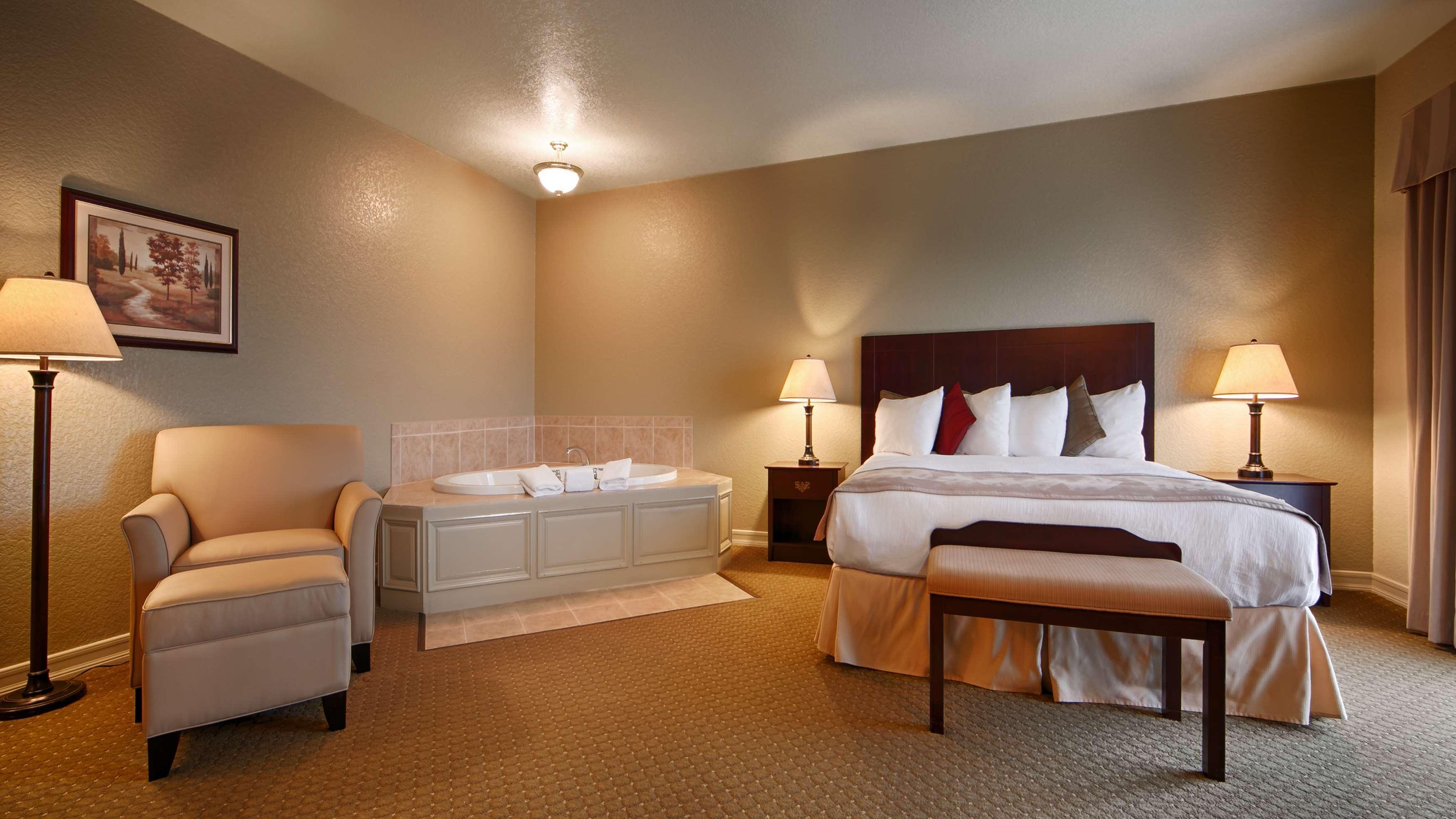 King Room Balcony Bay View Whirlpool or Non-Smoking