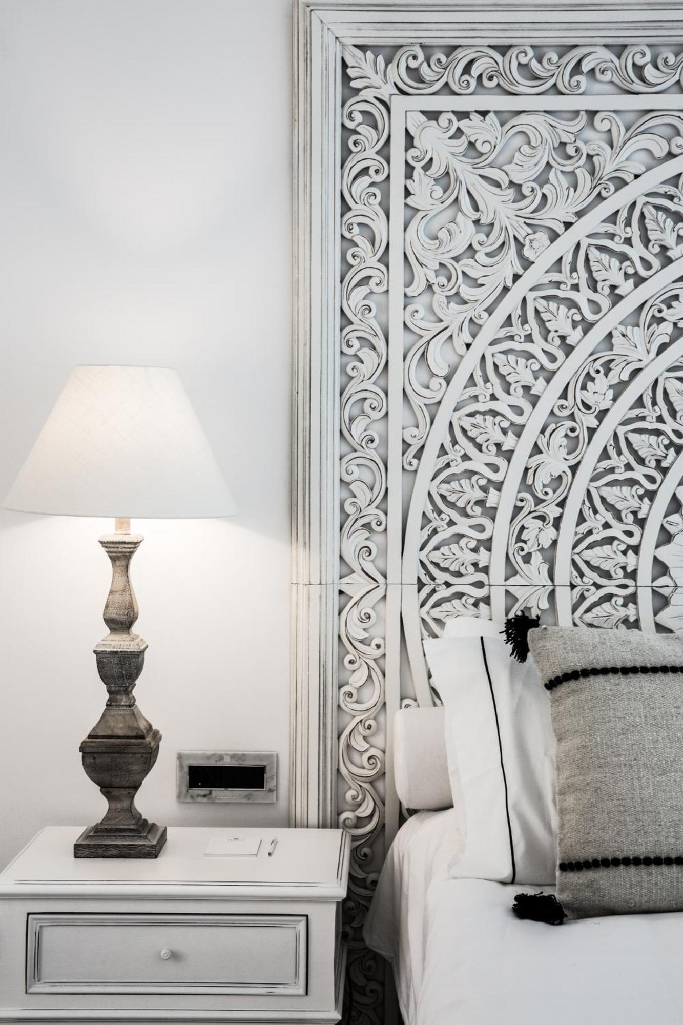 Luxury Guestroom Sharing Pool