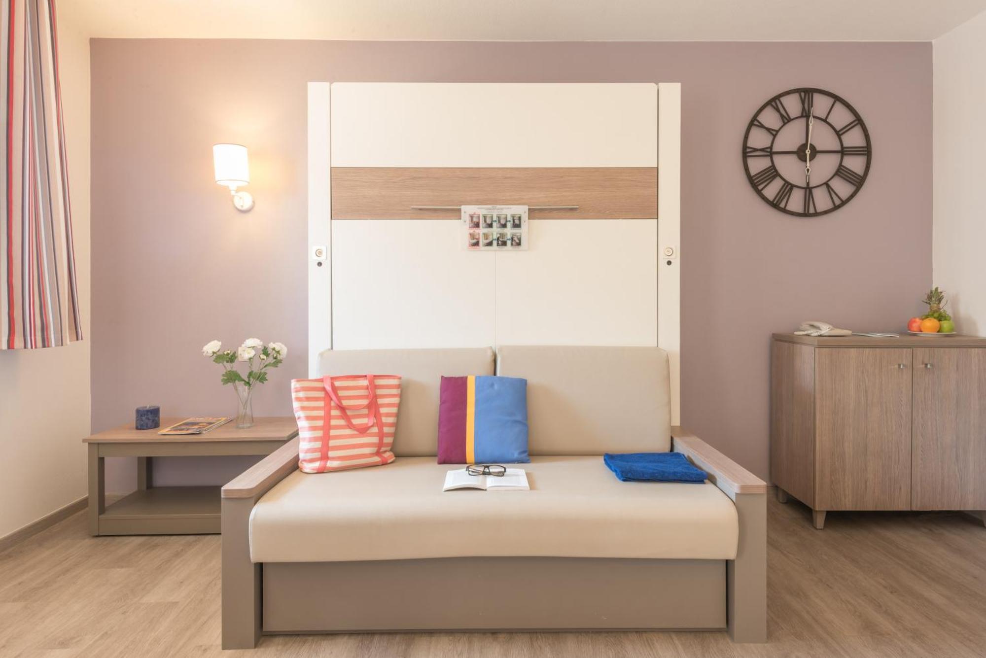One-Bedroom Apartment Sleeping Alcove