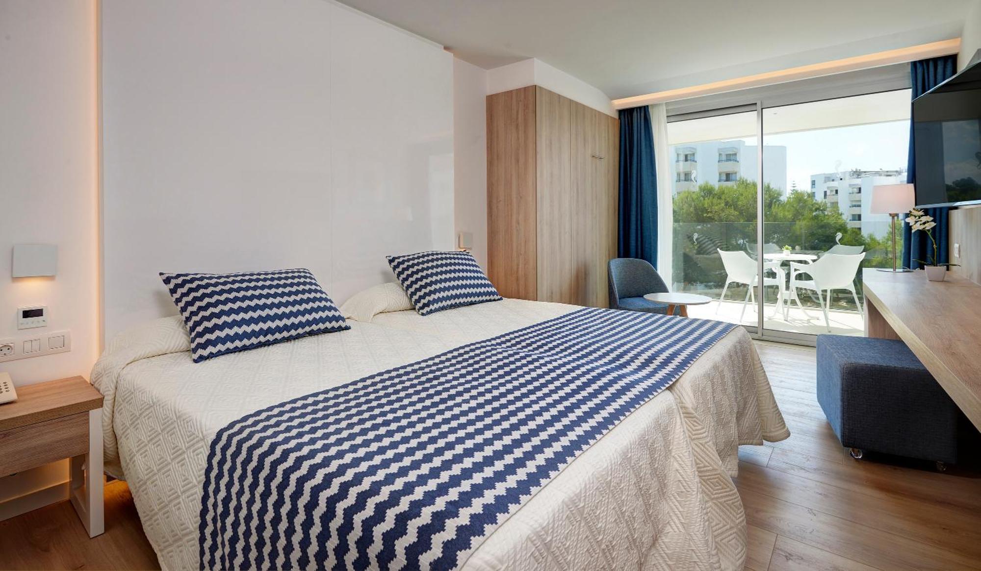 Double Room Pool View