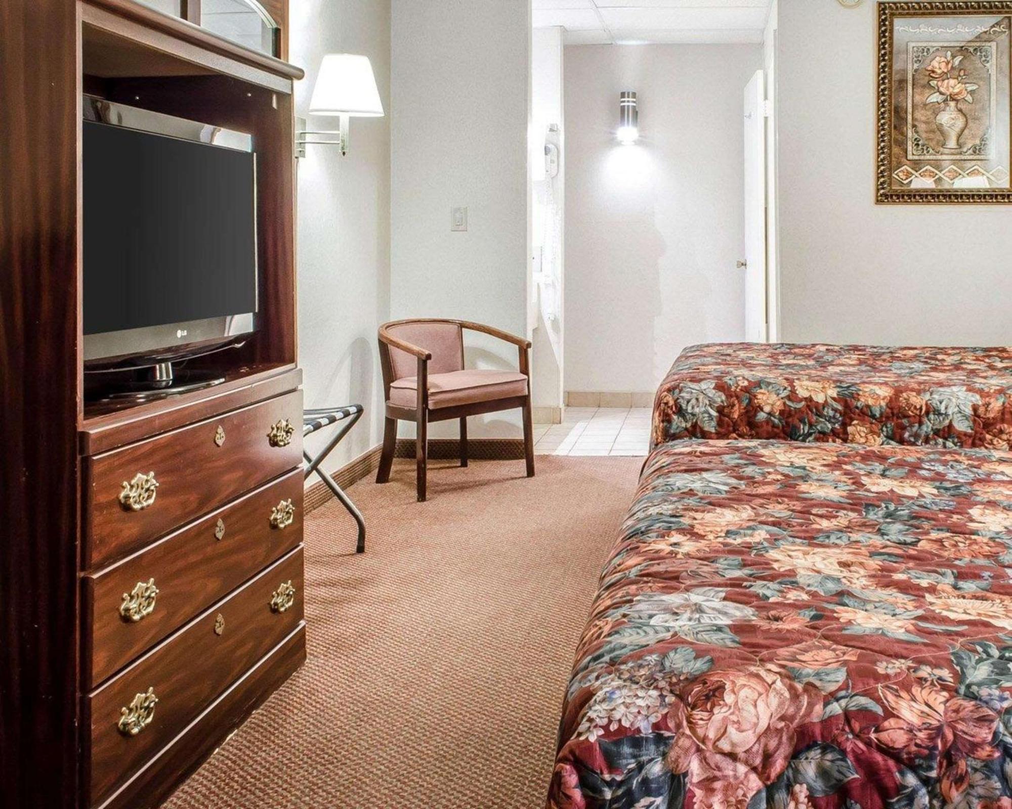 Double Room with Two Double Beds - Smoking