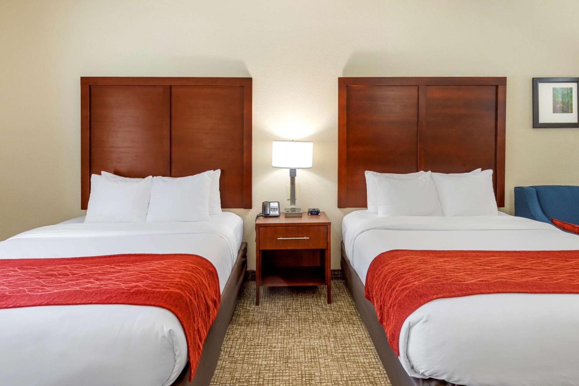 Queen Suite with Two Queen Beds - Non-Smoking