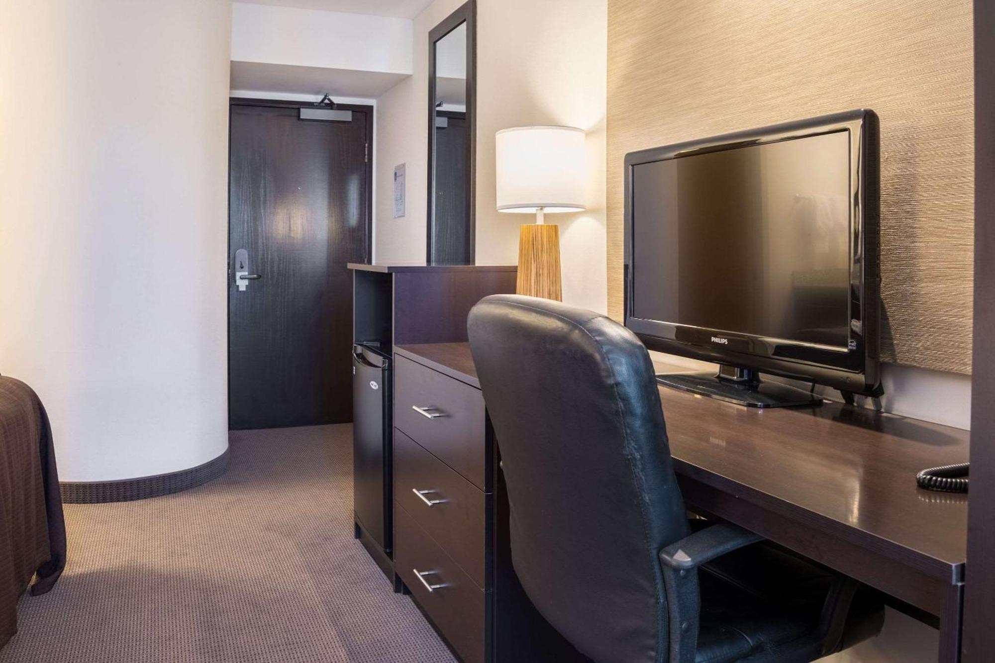 Double Room Two Double Beds Non-Smoking