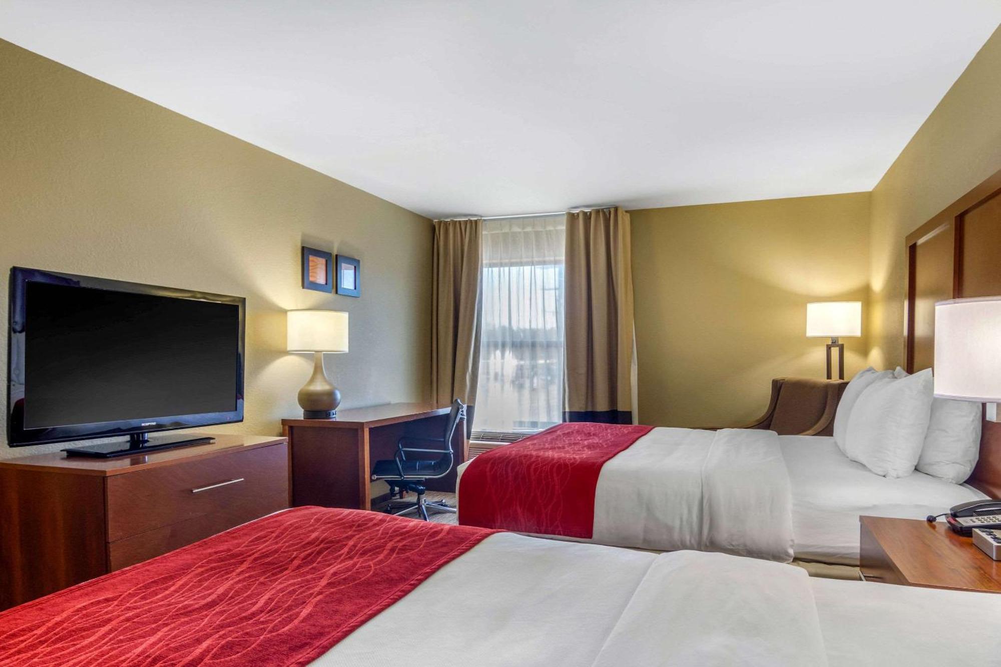 Queen Room with Two Queen Beds - Non-Smoking