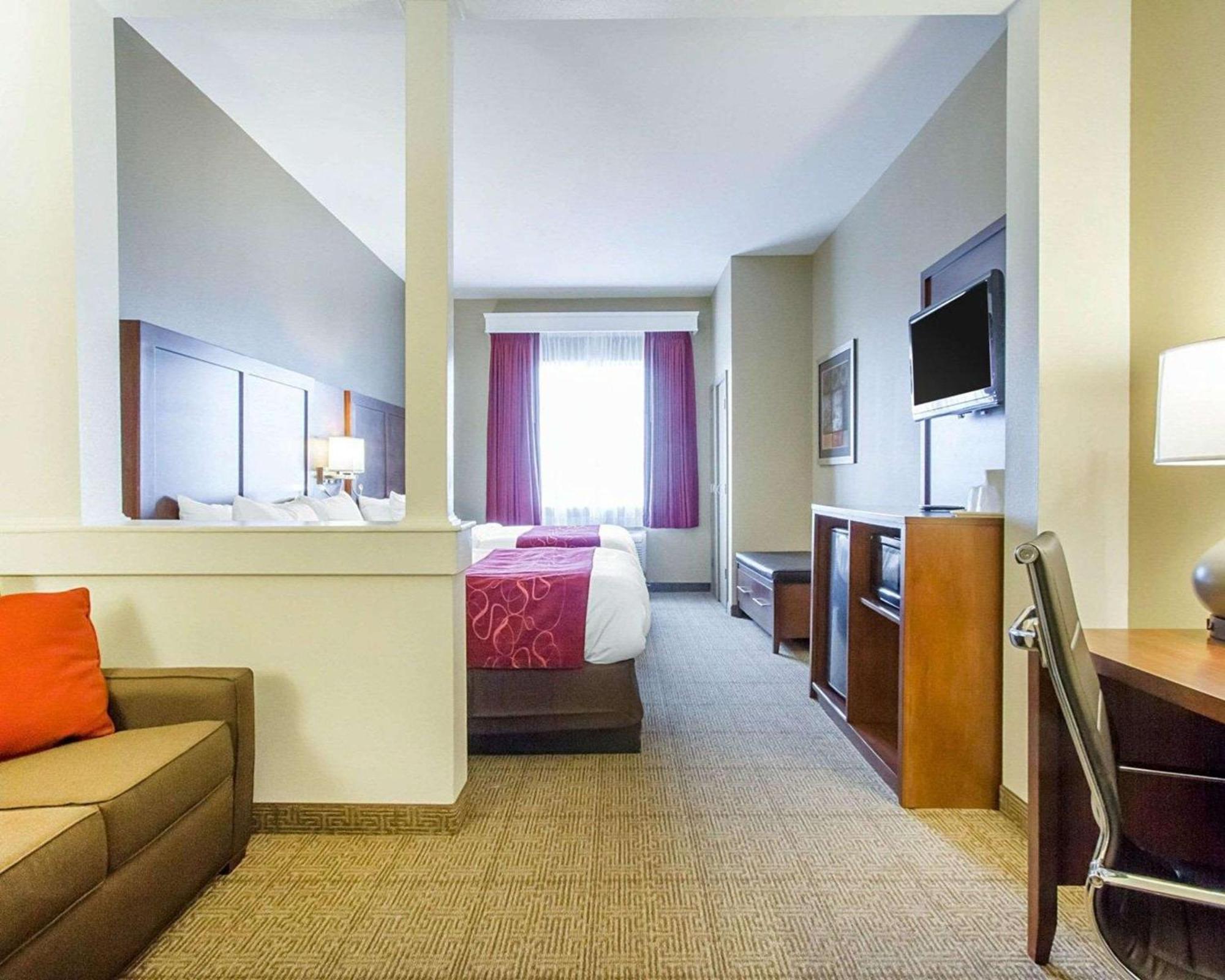 Suite Two Queen Beds Non Smoking