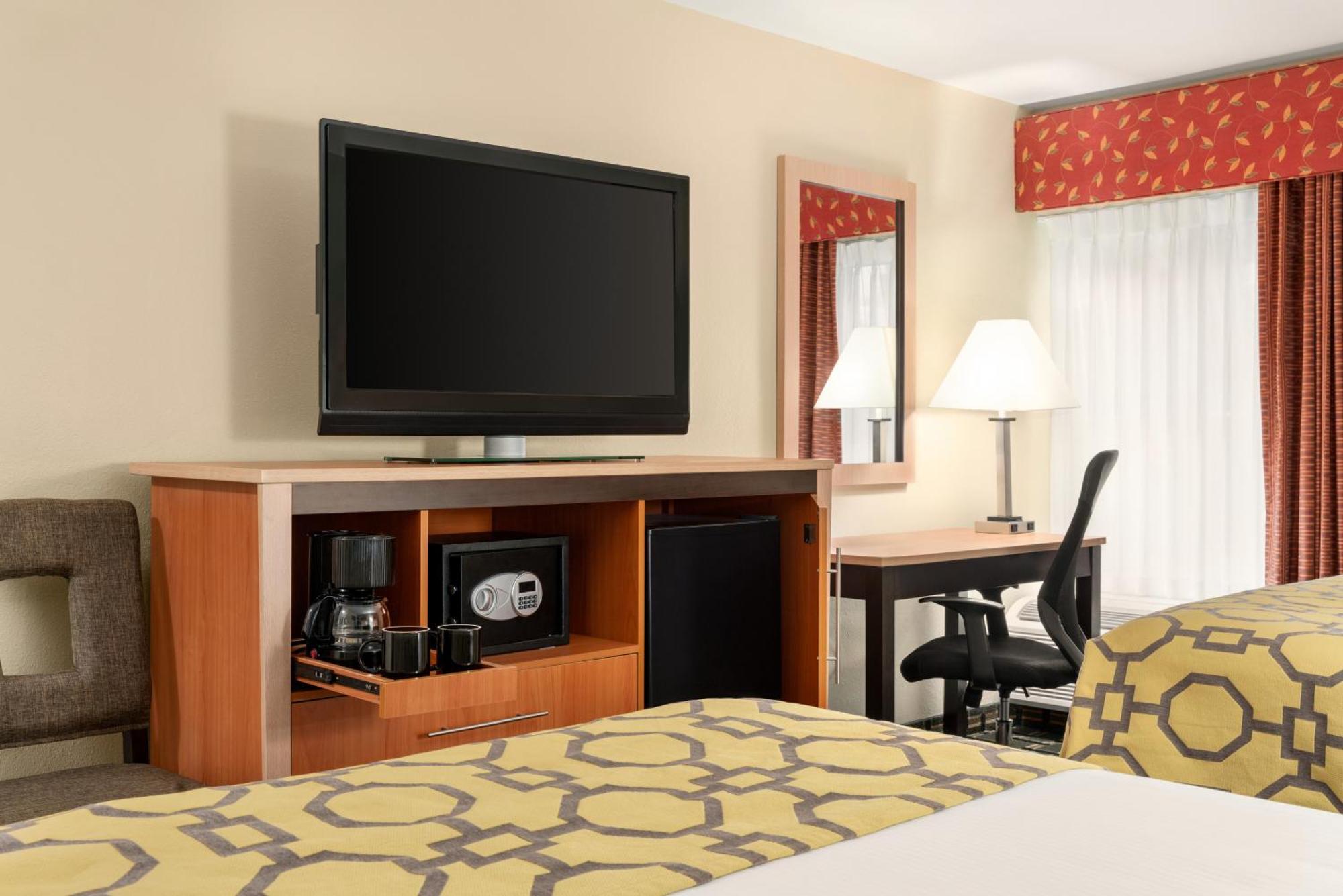 Superior Queen Room Two Queen Beds Non-Smoking