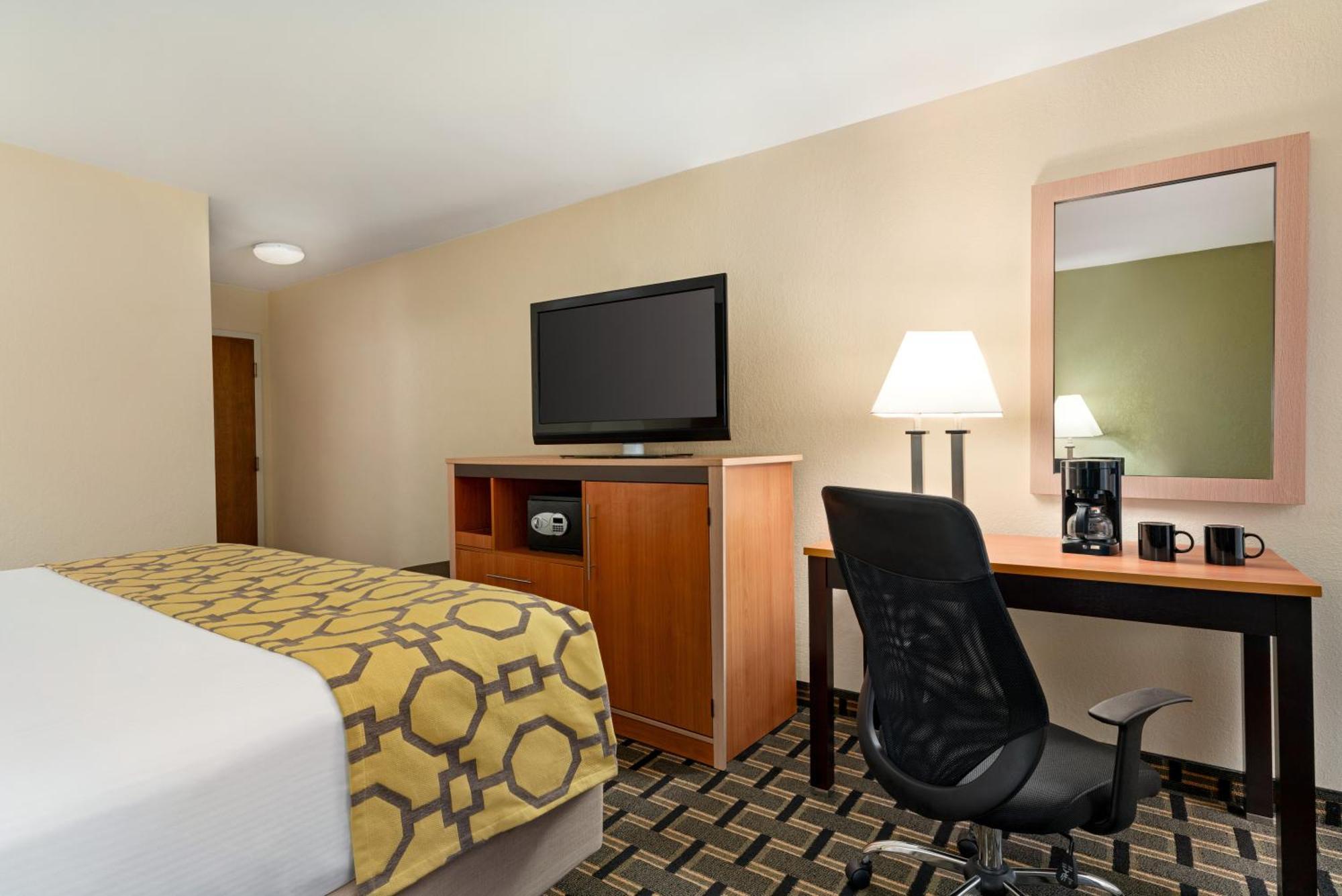 Superior King Room Roll Shower Mobility Accessible or Non-Smoking